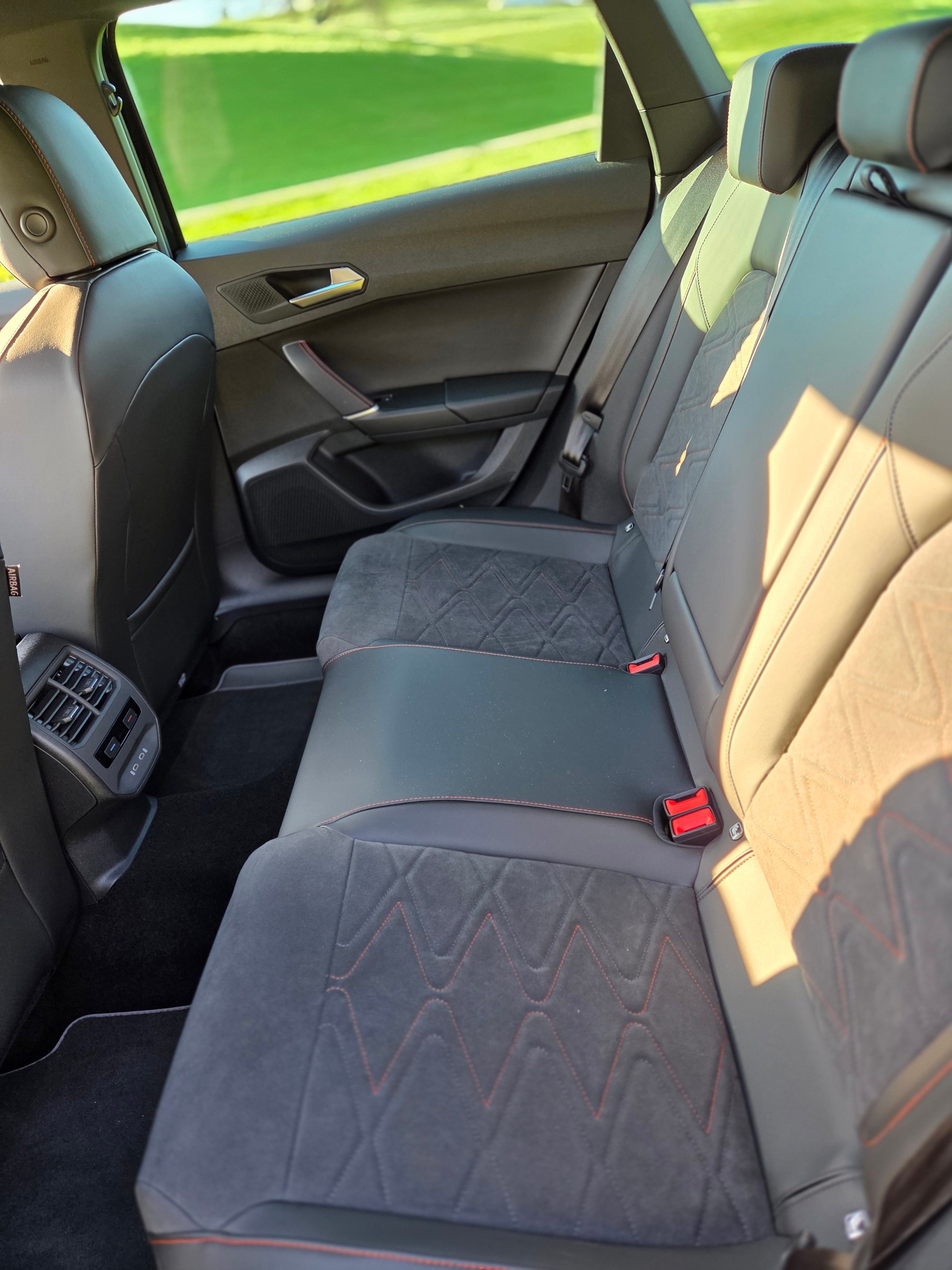 SEAT Leon ST 1.4 eHybrid pHEV DSG Hola FR-image-10