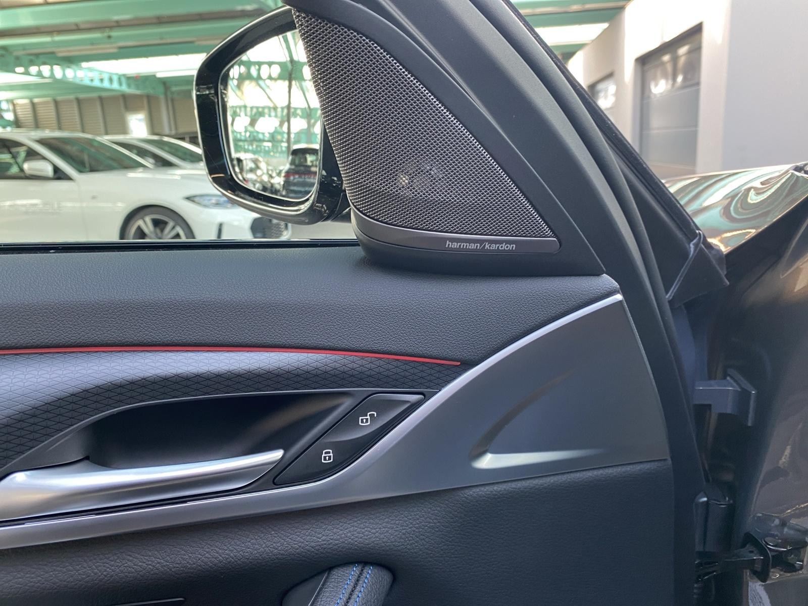 BMW M550i xDrive SAG-image-13
