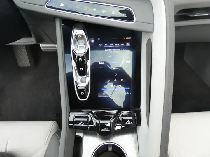 MG Cyberster 77 kWh AWD-image-9