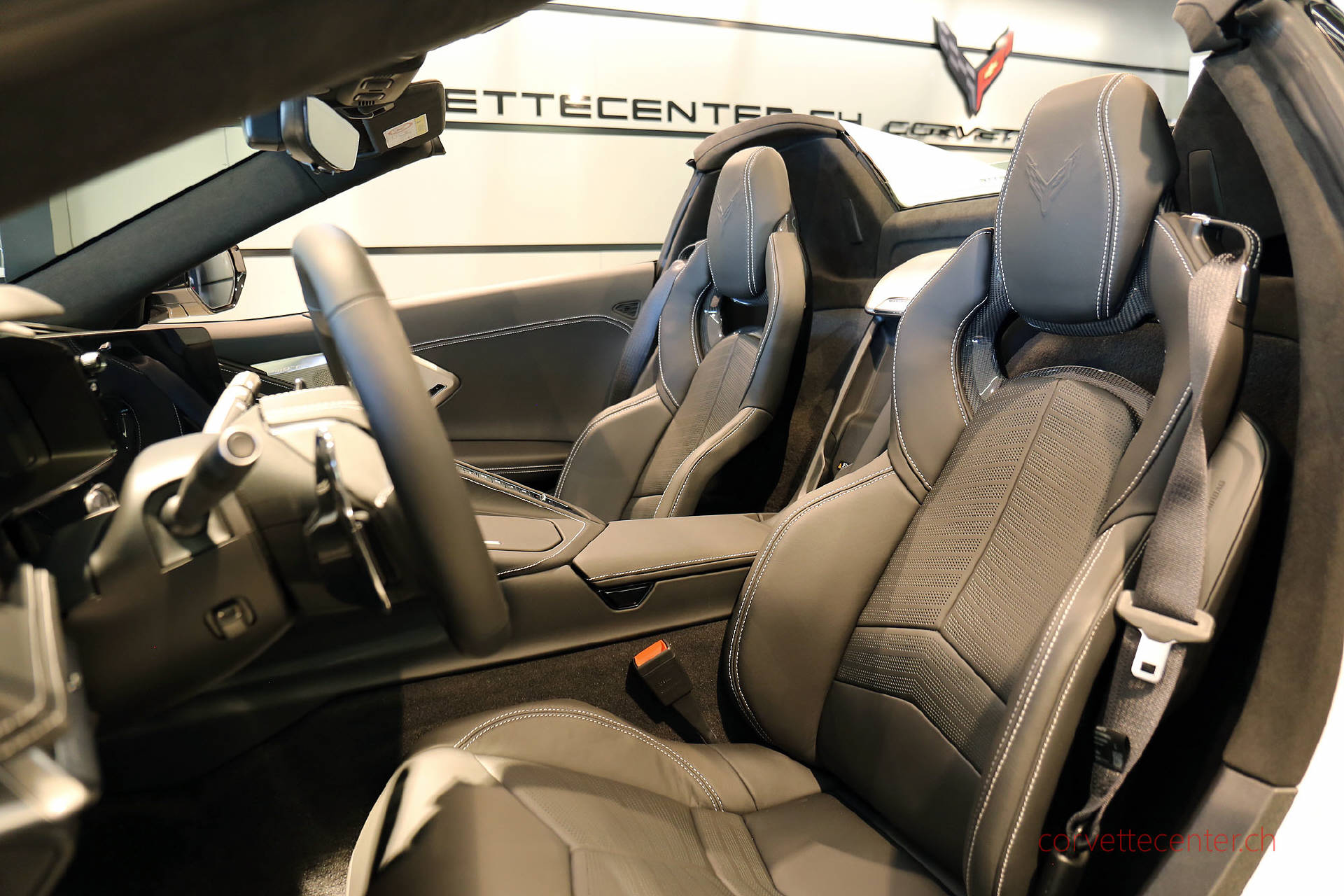 CHEVROLET Corvette Convertible 6.2 V8 3LT-image-12
