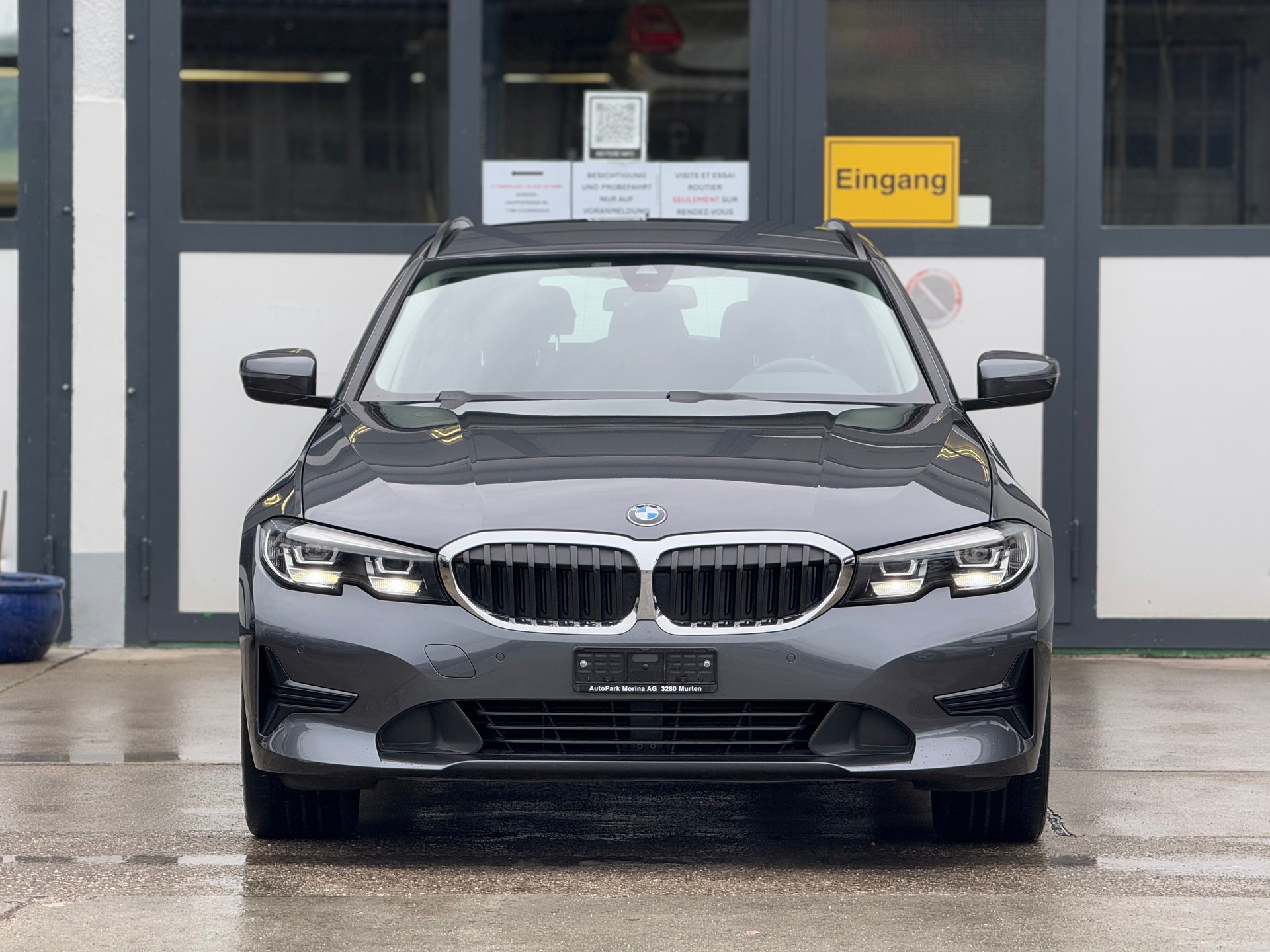 BMW 330i Touring xDrive Steptronic-image-2