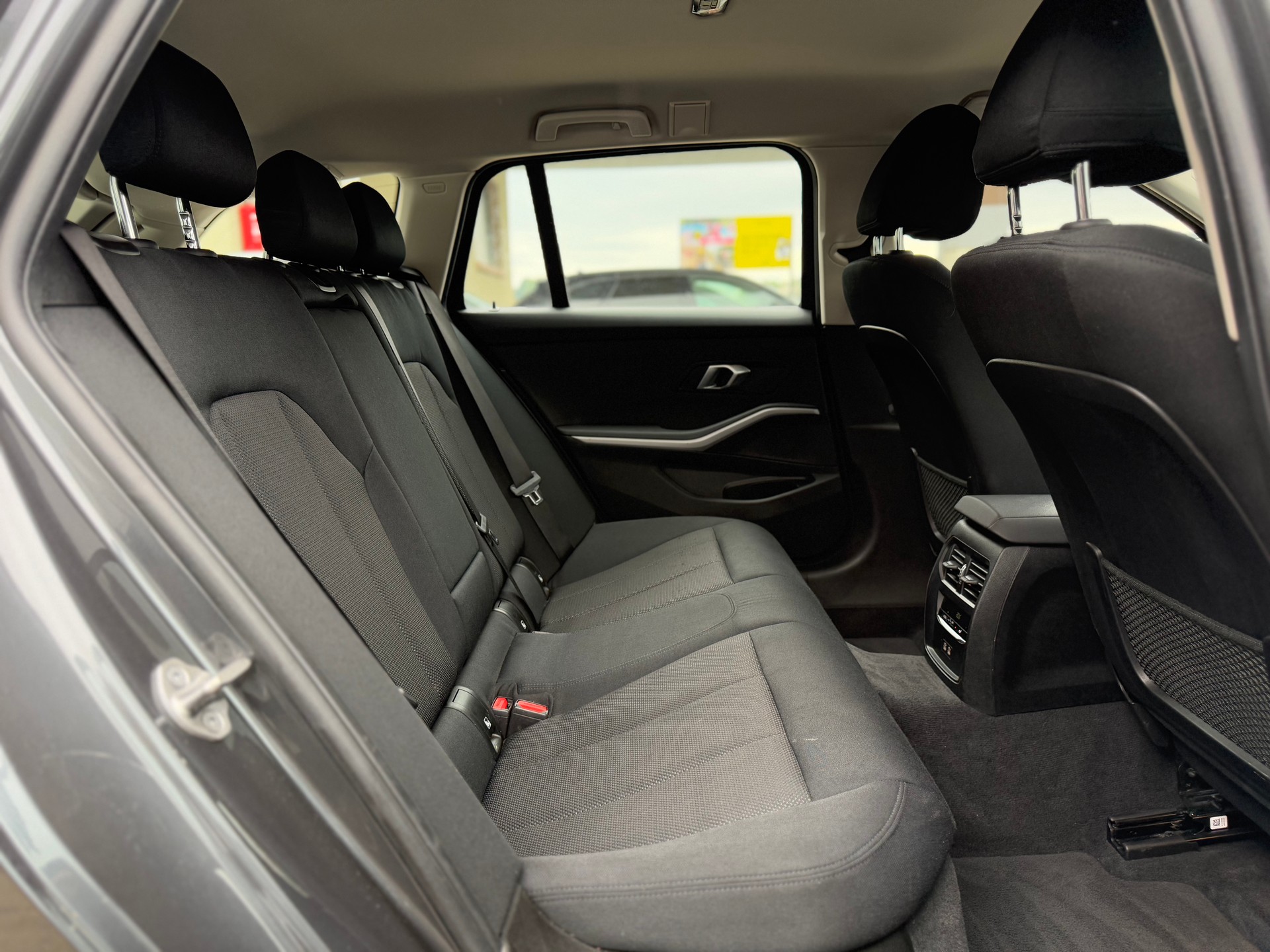 BMW 330i Touring xDrive Steptronic-image-11