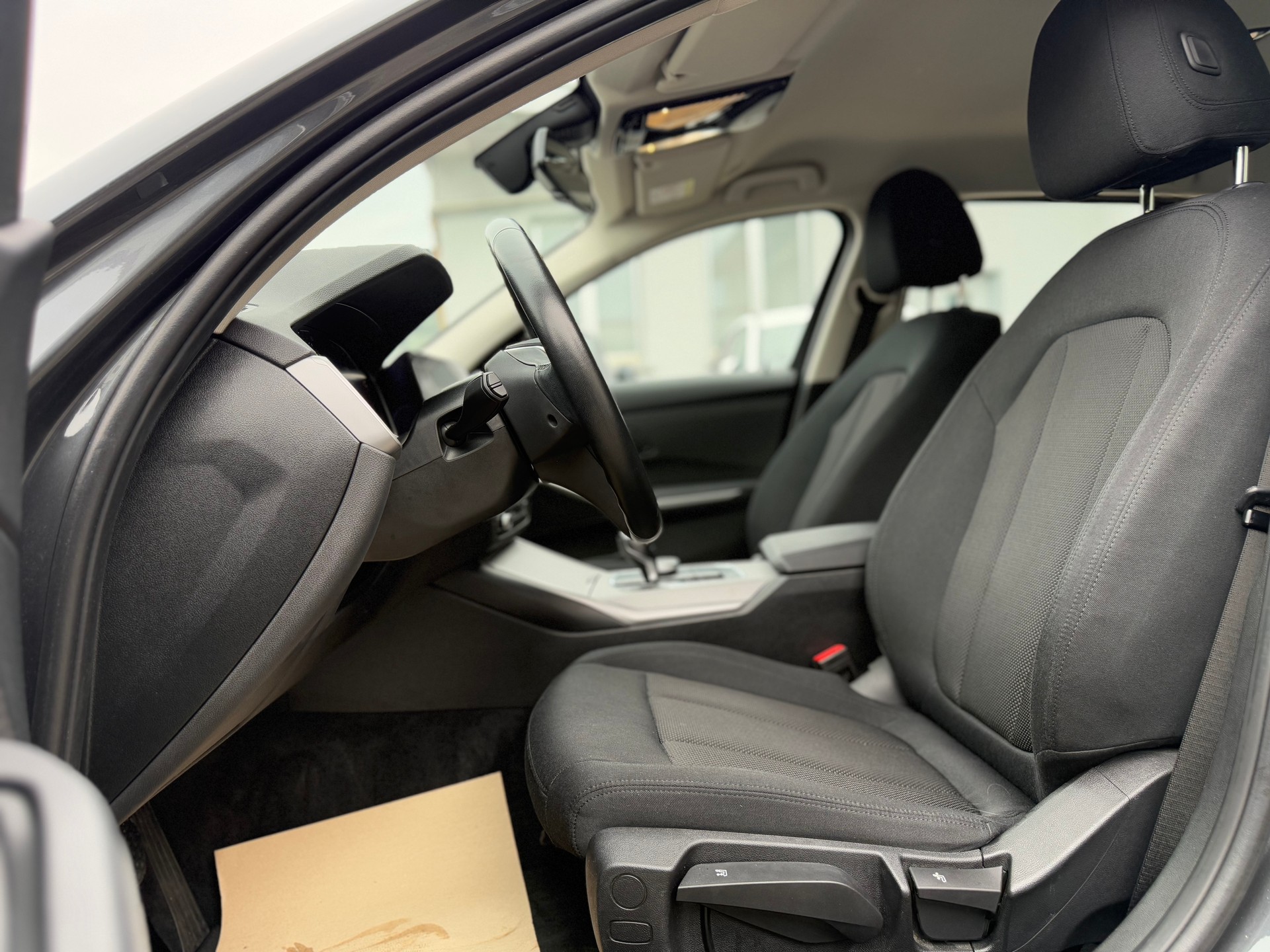 BMW 330i Touring xDrive Steptronic-image-8