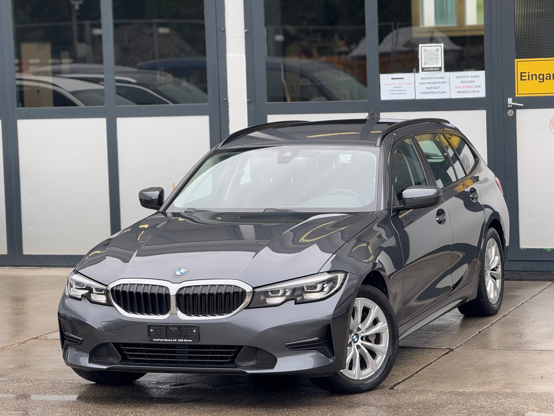 BMW 330i Touring xDrive Steptronic-image-0