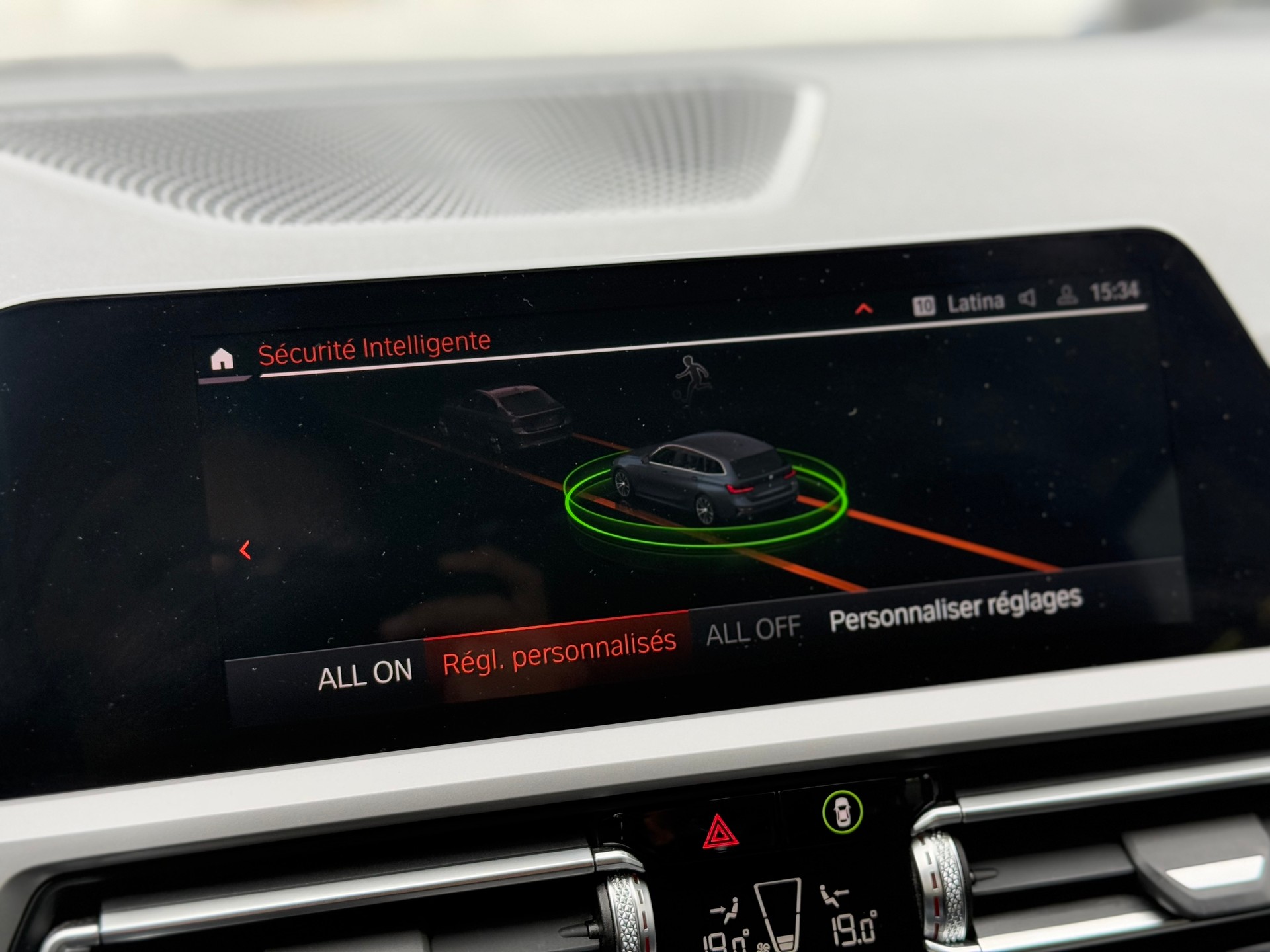 BMW 330i Touring xDrive Steptronic-image-18