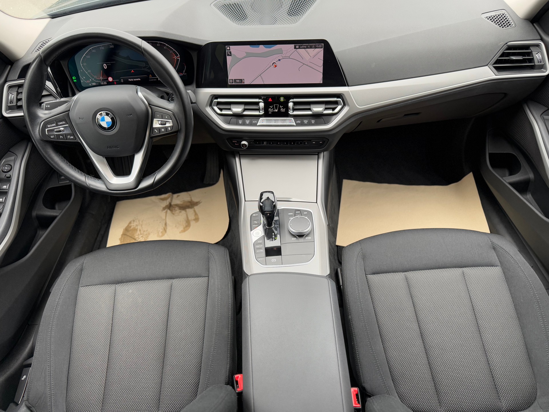 BMW 330i Touring xDrive Steptronic-image-10