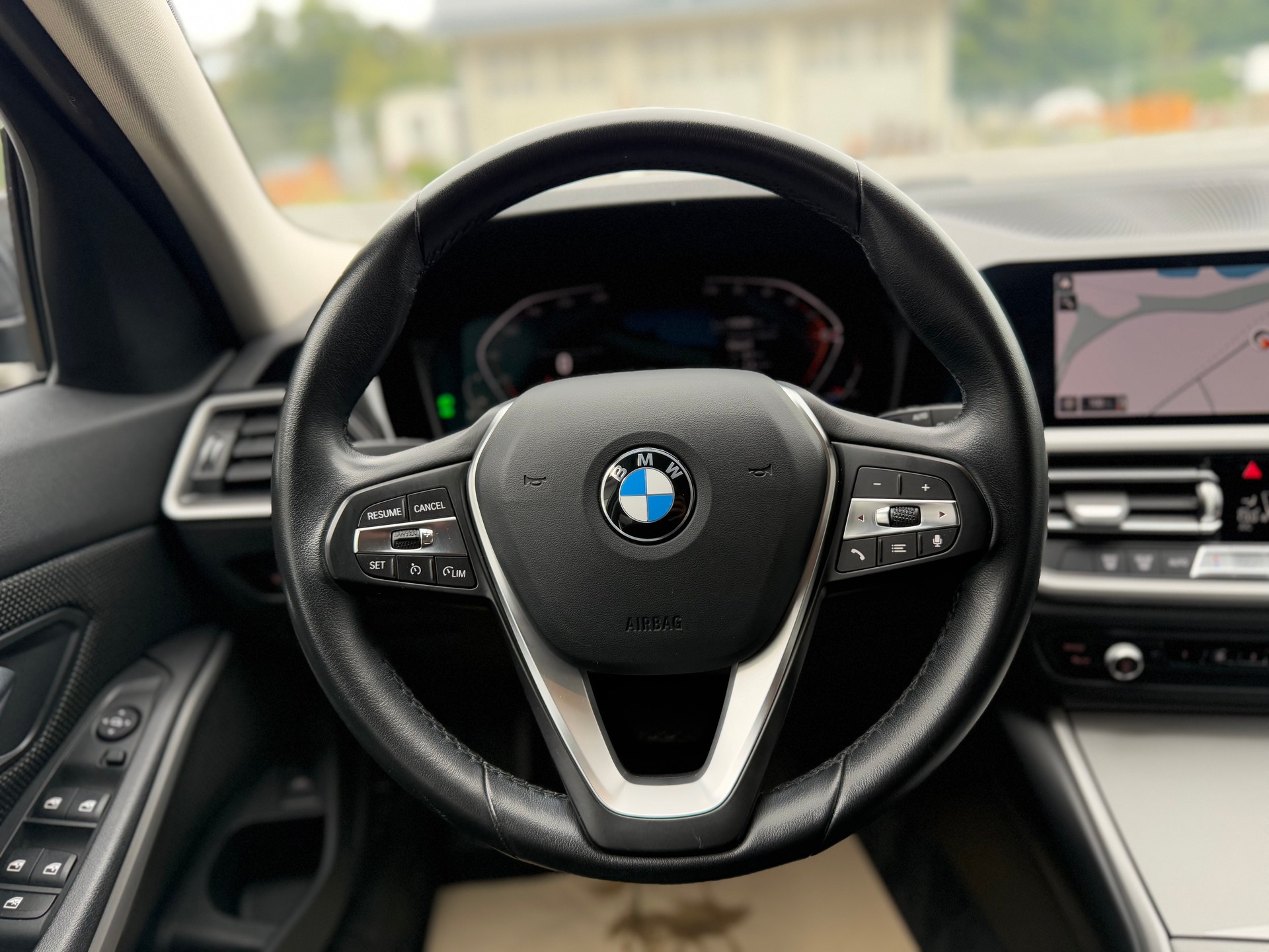 BMW 330i Touring xDrive Steptronic-image-14