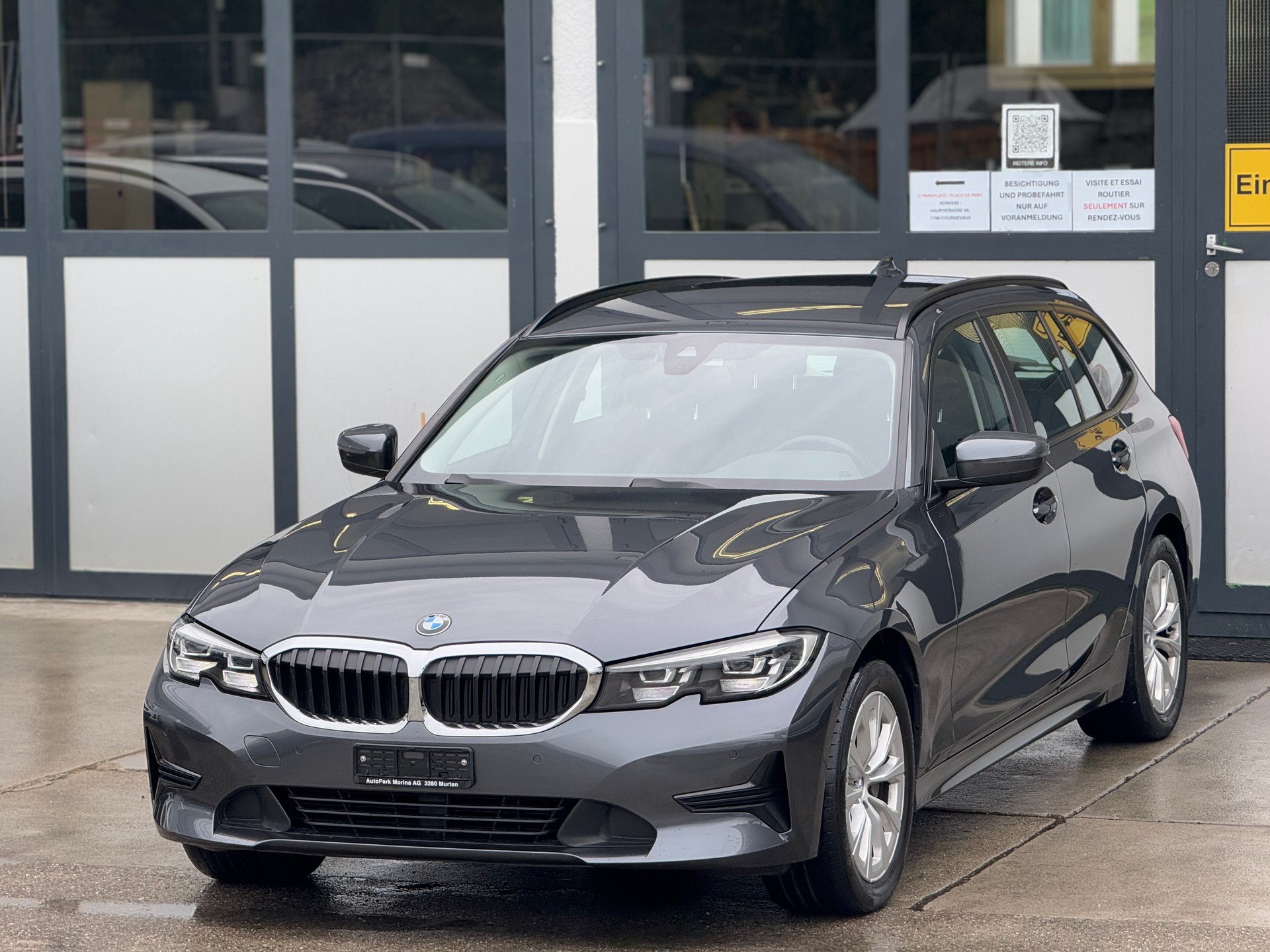 BMW 330i Touring xDrive Steptronic-image-1