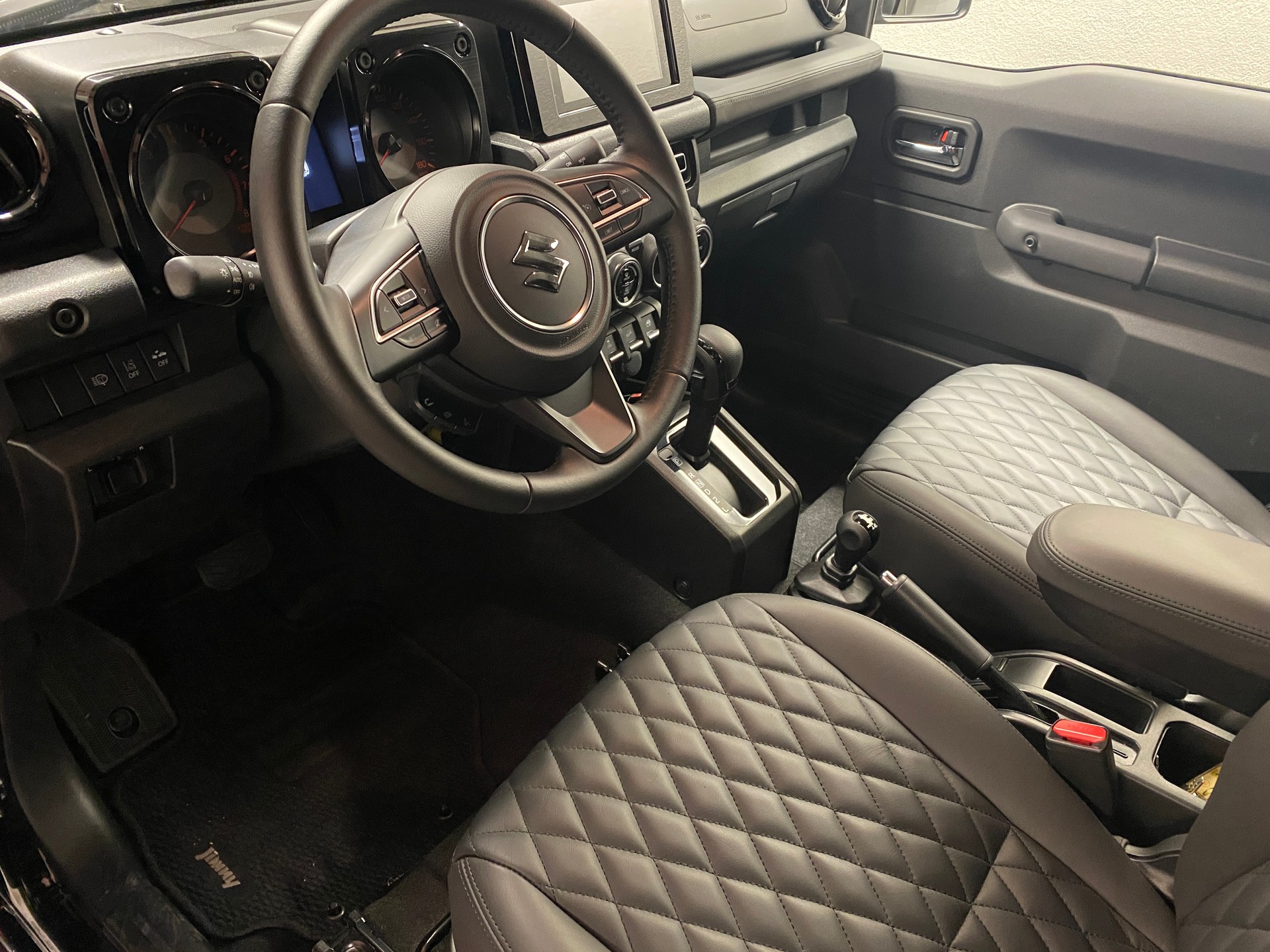 SUZUKI Jimny 1.5 Compact Top Vogelsang Black Edition 4x4 Automat-image-10