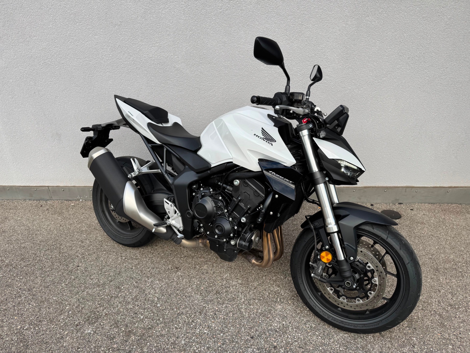 HONDA Hornet-showroom-element-2