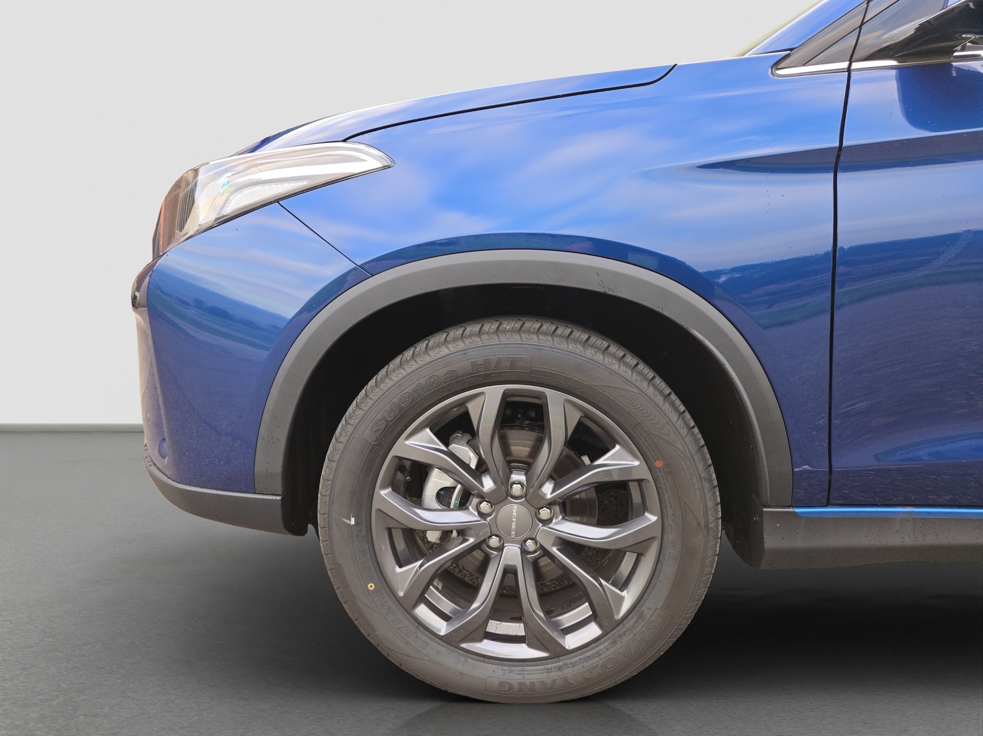 SERES Seres 3 Luxury 54kWh-image-17