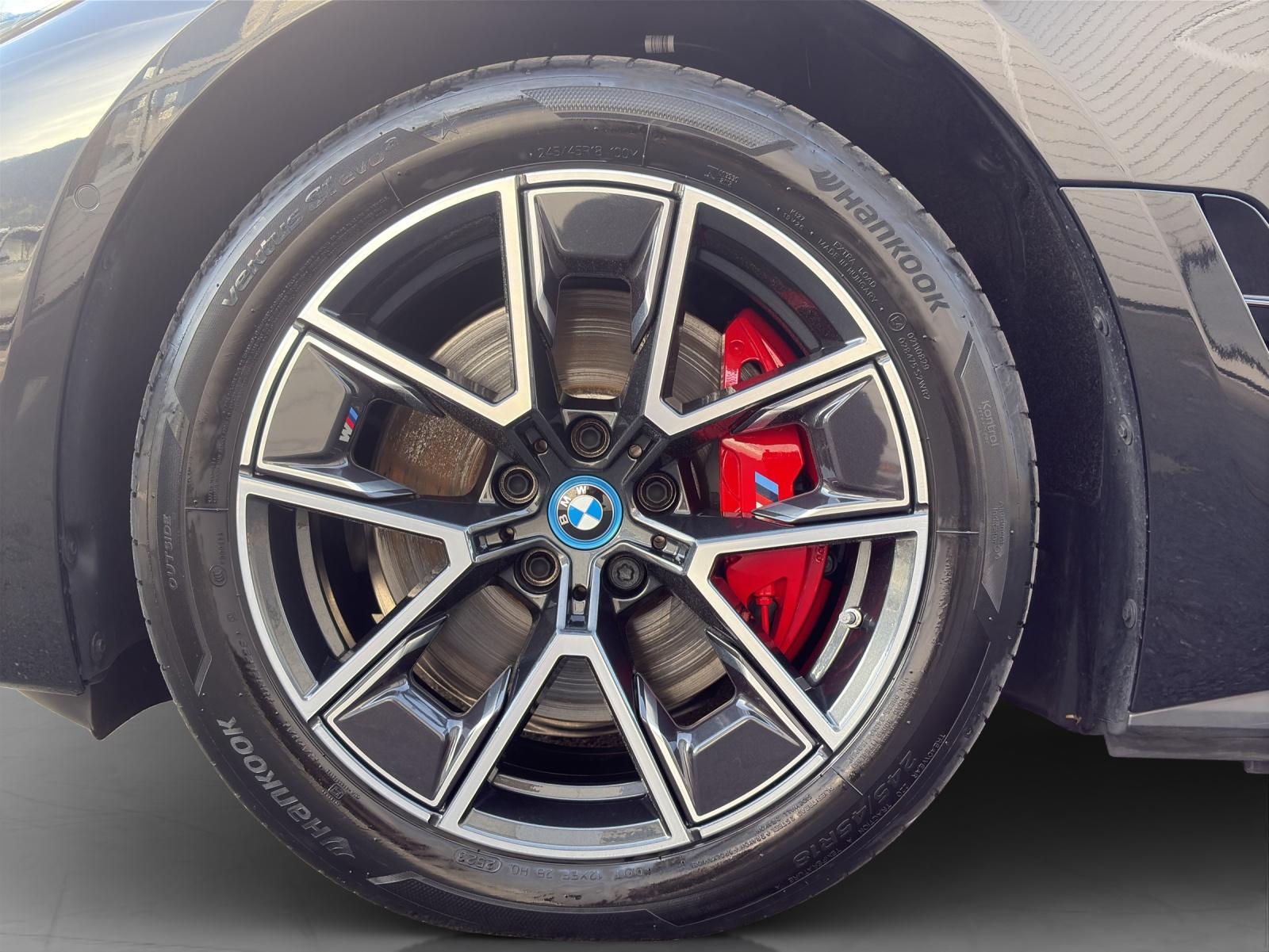 BMW i4 M50-image-9