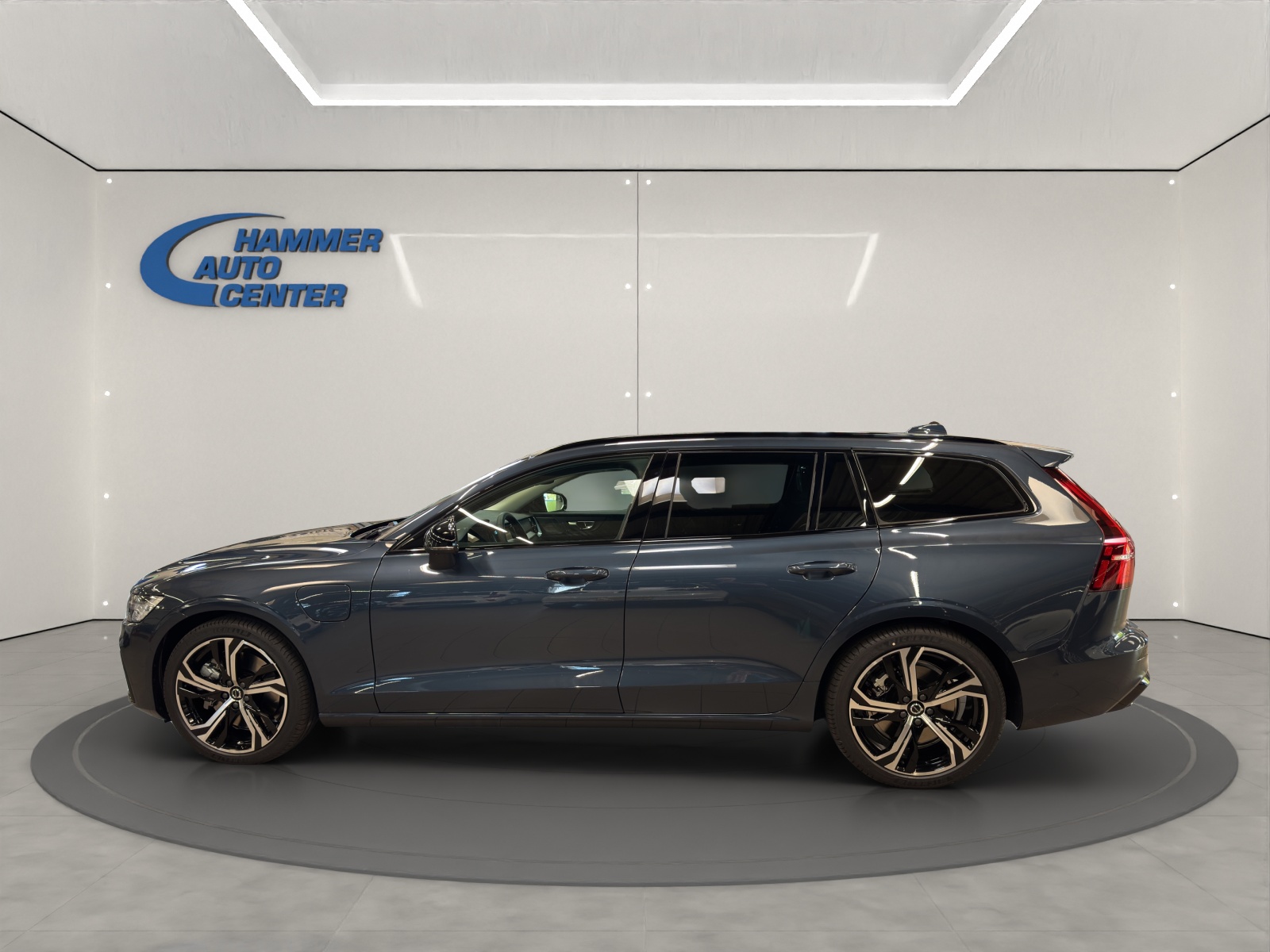 VOLVO V60 2.0 T6 TE Plus Dark eAWD-image-1