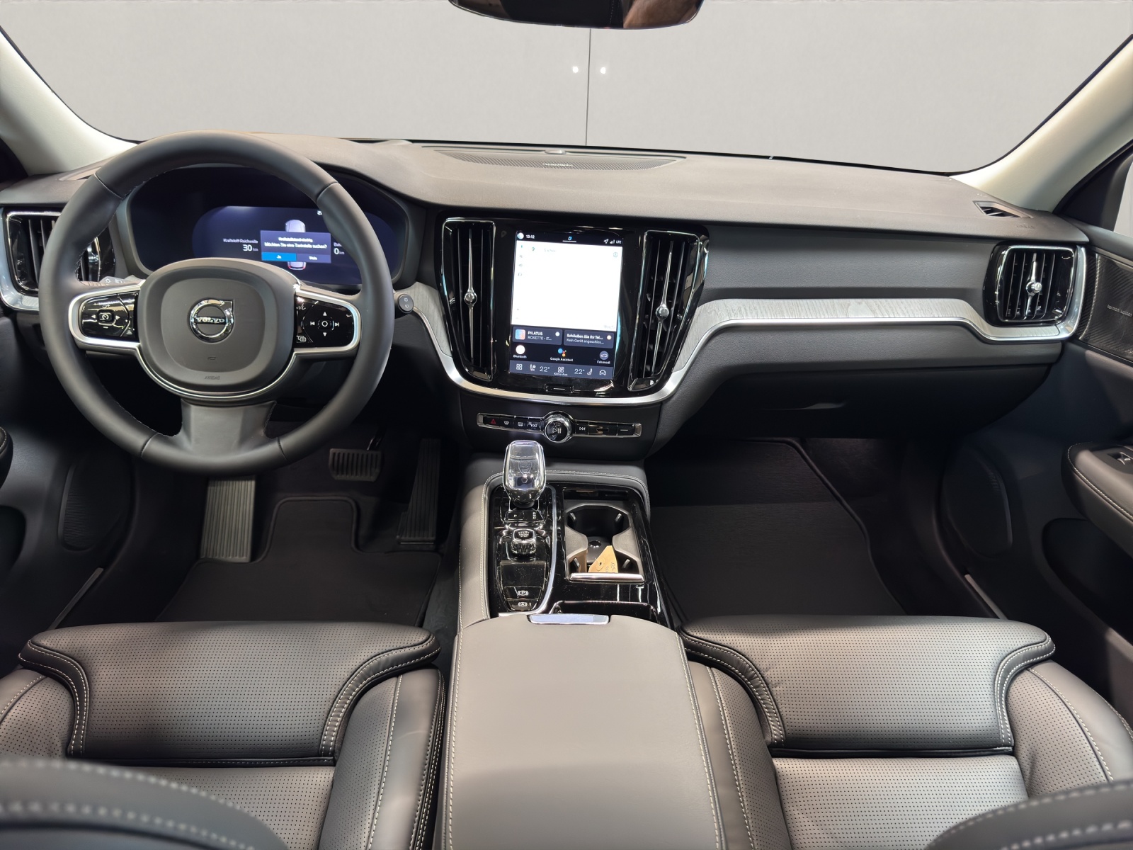 VOLVO V60 2.0 T6 TE Plus Dark eAWD-image-12