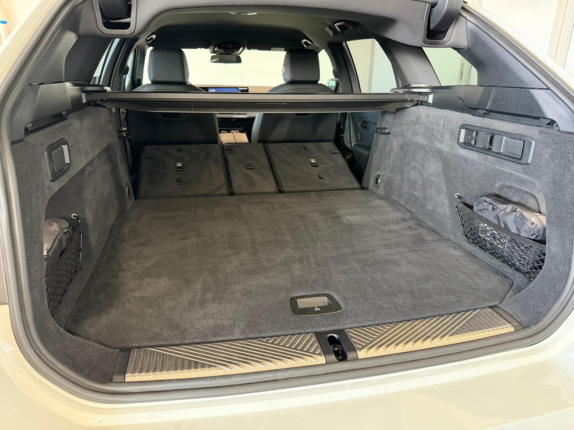 BMW 520d xDrive Touring M-Sport-image-21