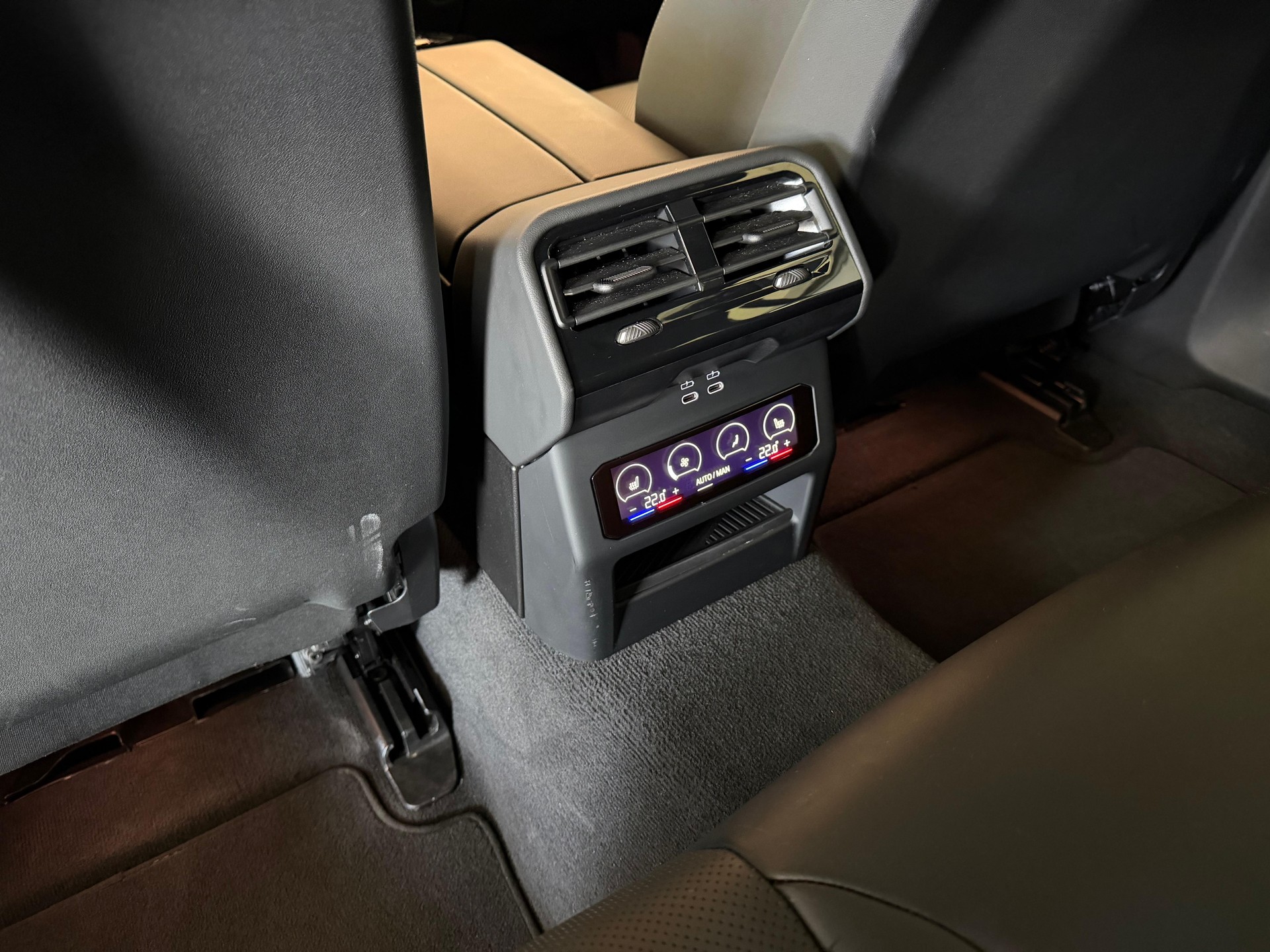 BMW 520d xDrive Touring M-Sport-image-12