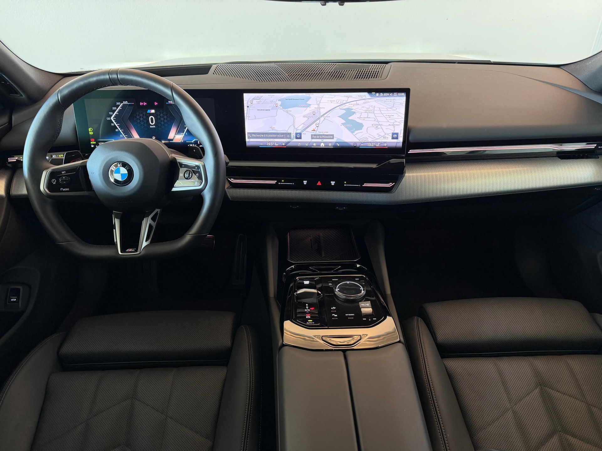 BMW 520d xDrive Touring M-Sport-image-13