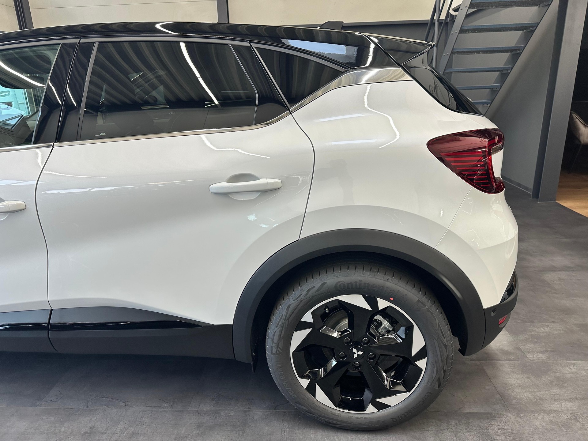 MITSUBISHI ASX 1.8 HEV Instyle-showroom-element-2