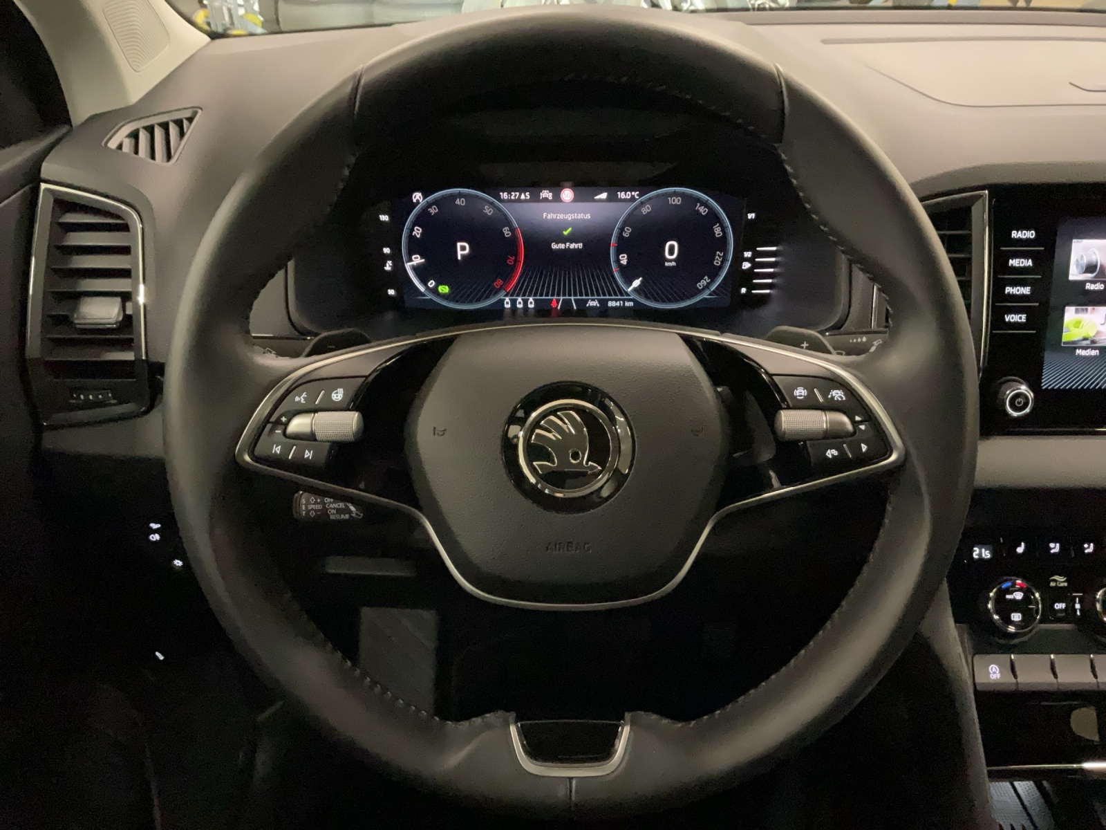 SKODA Karoq 1.5 TSI Selection DSG-image-6
