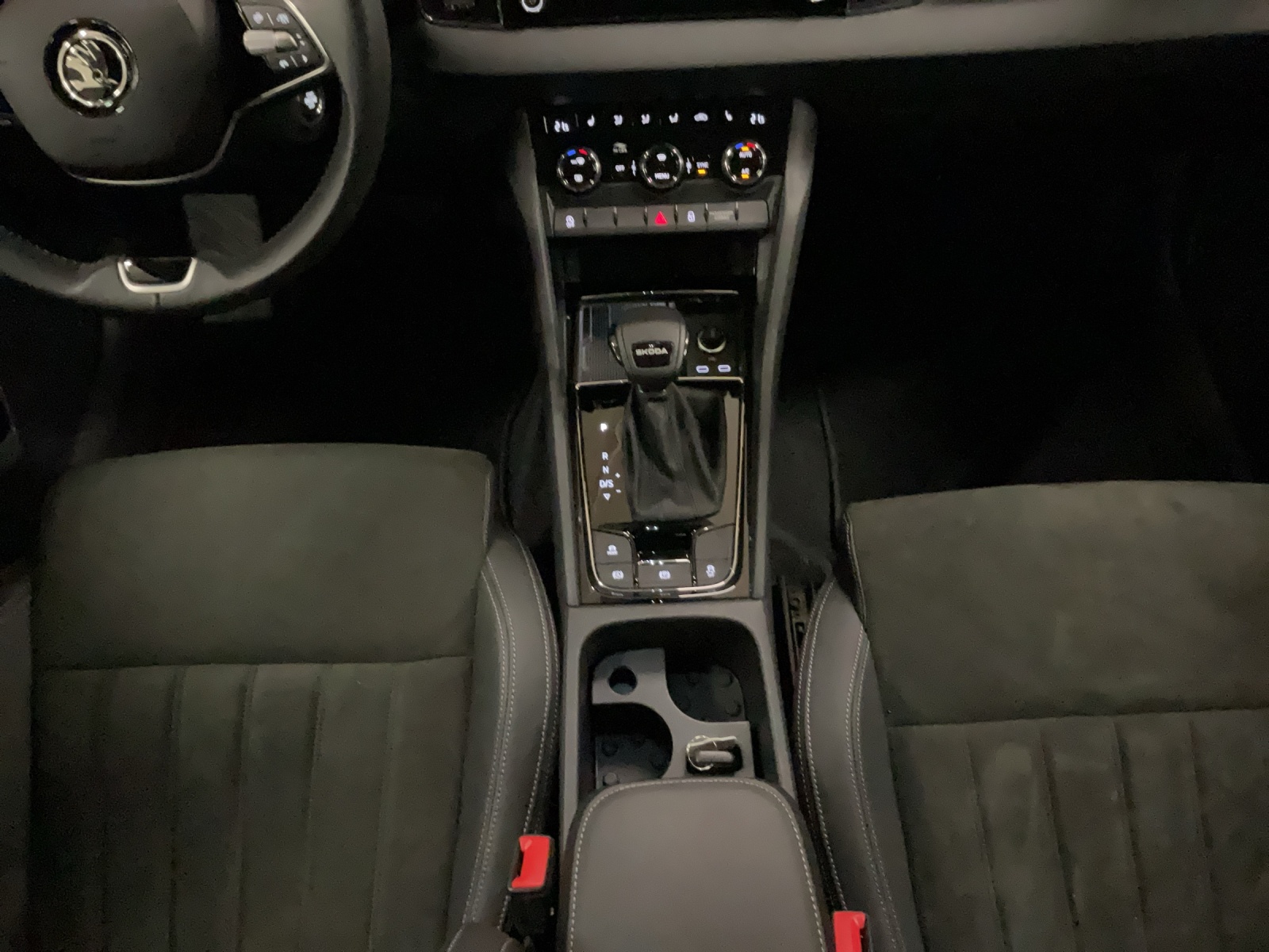 SKODA Karoq 1.5 TSI Selection DSG-image-11