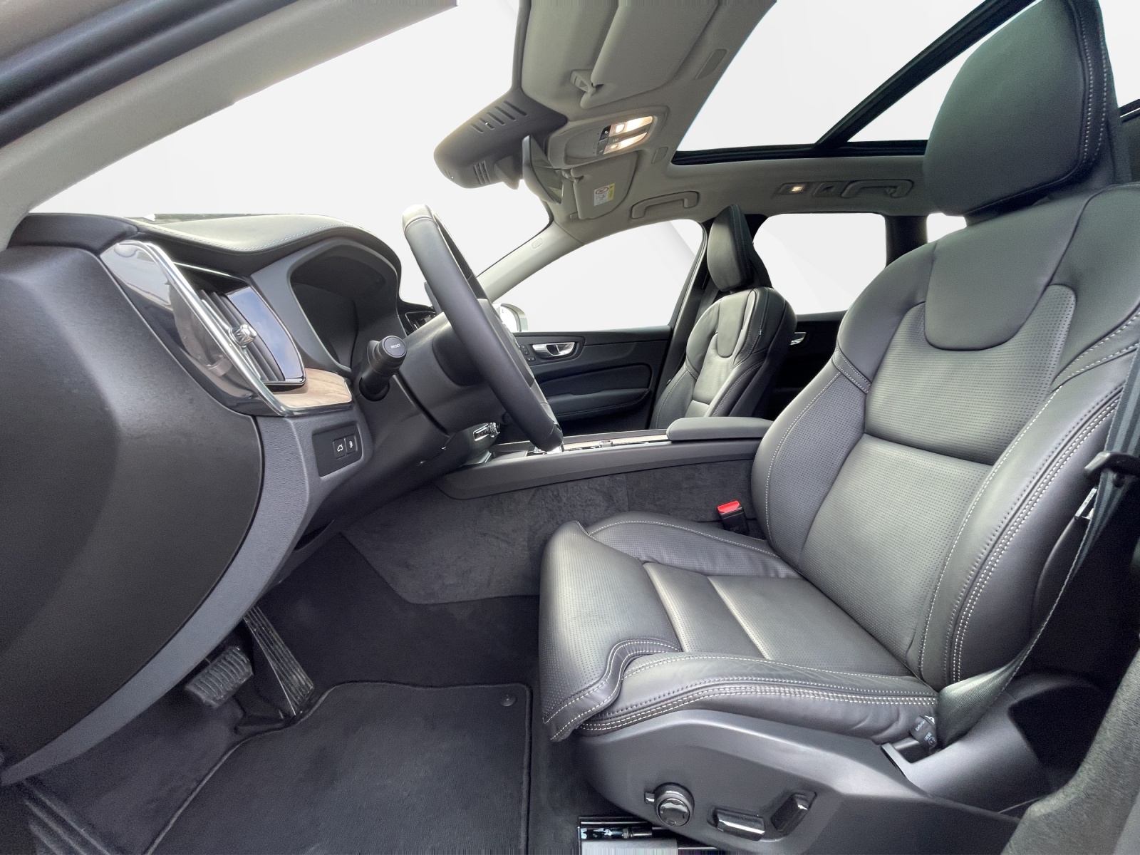 VOLVO XC60 2.0 T6 TE Ultra Bright eAWD-image-9