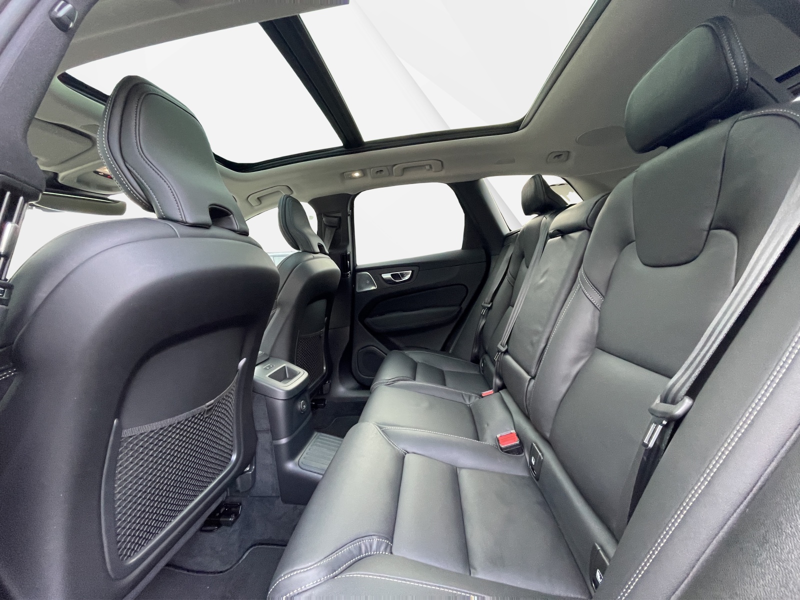 VOLVO XC60 2.0 T6 TE Ultra Bright eAWD-image-13