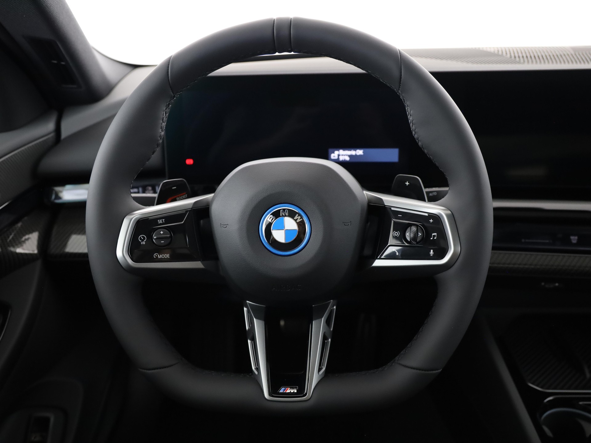 BMW 550e xDrive-image-19