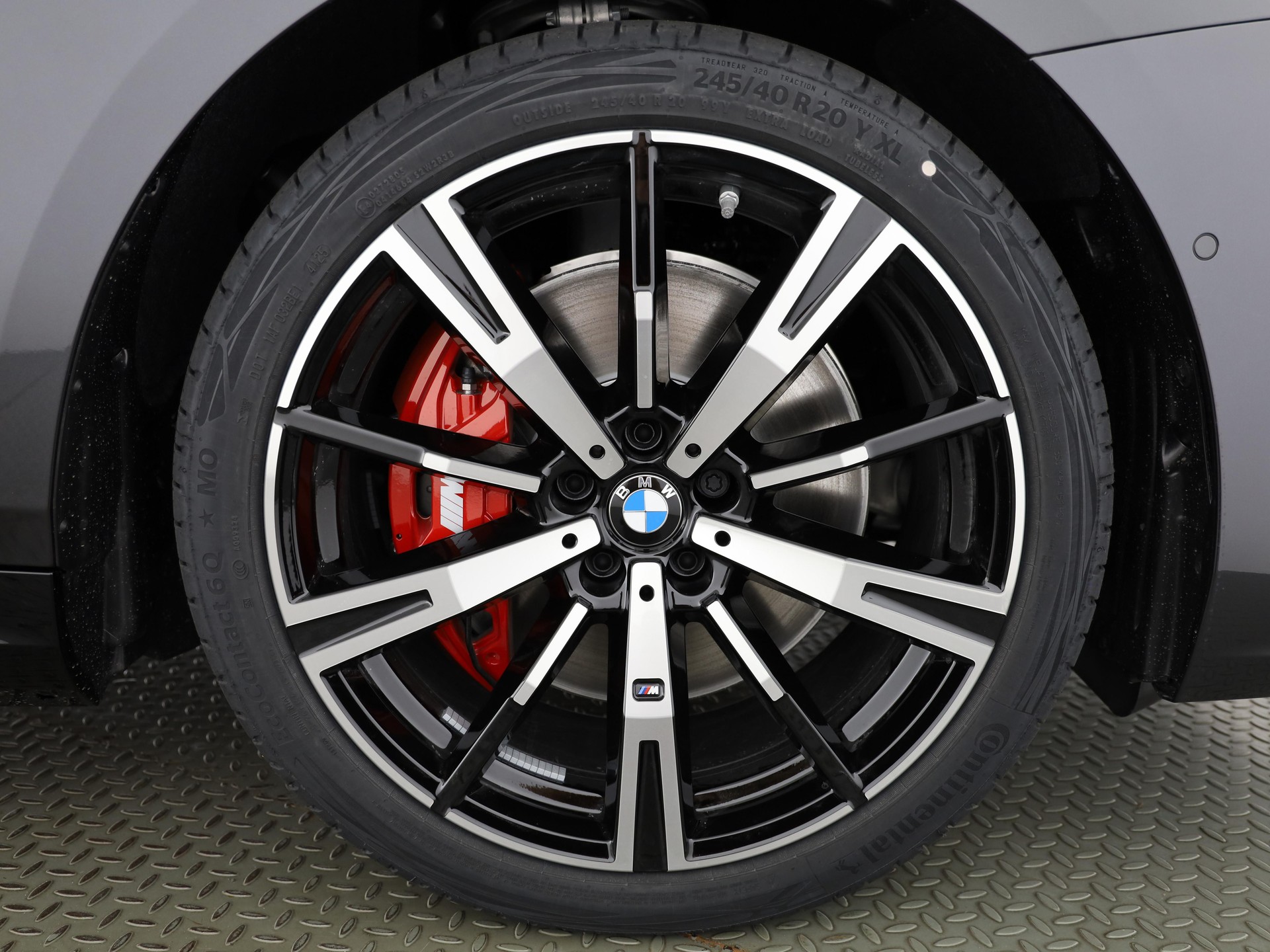 BMW 550e xDrive-image-6