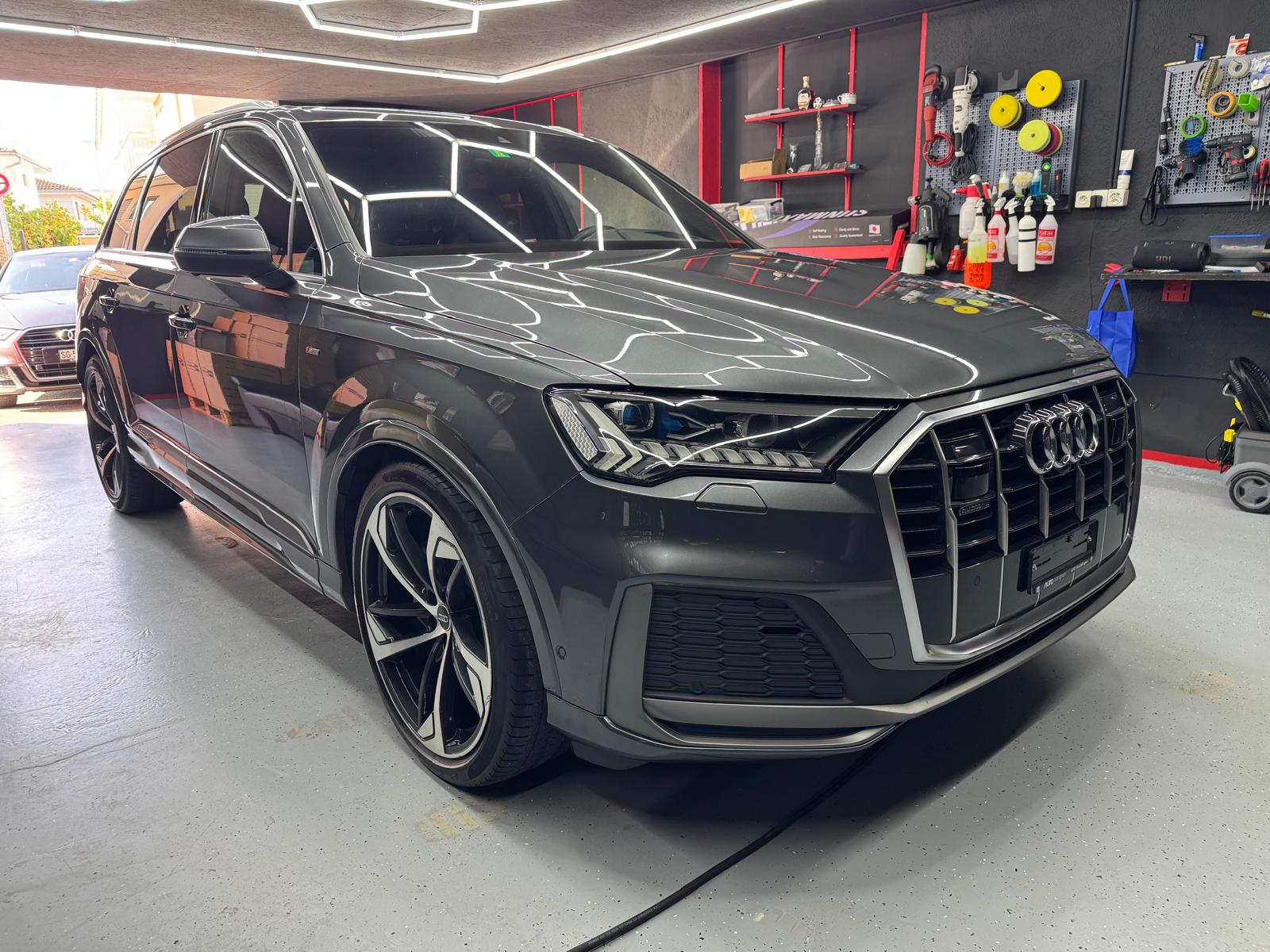 AUDI Q7 50 TDI quattro S Line tiptronic
