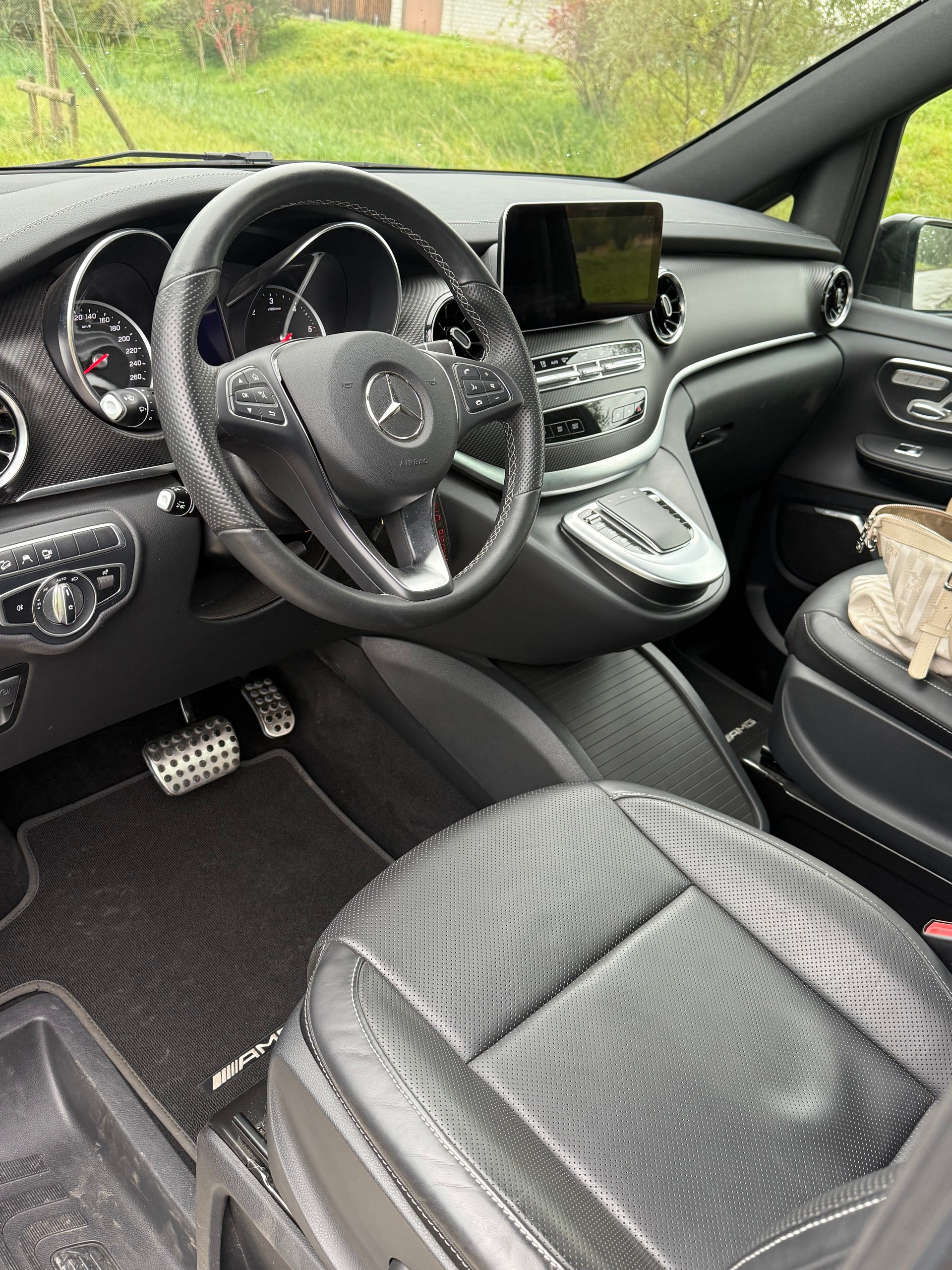 MERCEDES-BENZ V 300 d lang Swiss Edition 4Matic 9G-Tronic-image-2