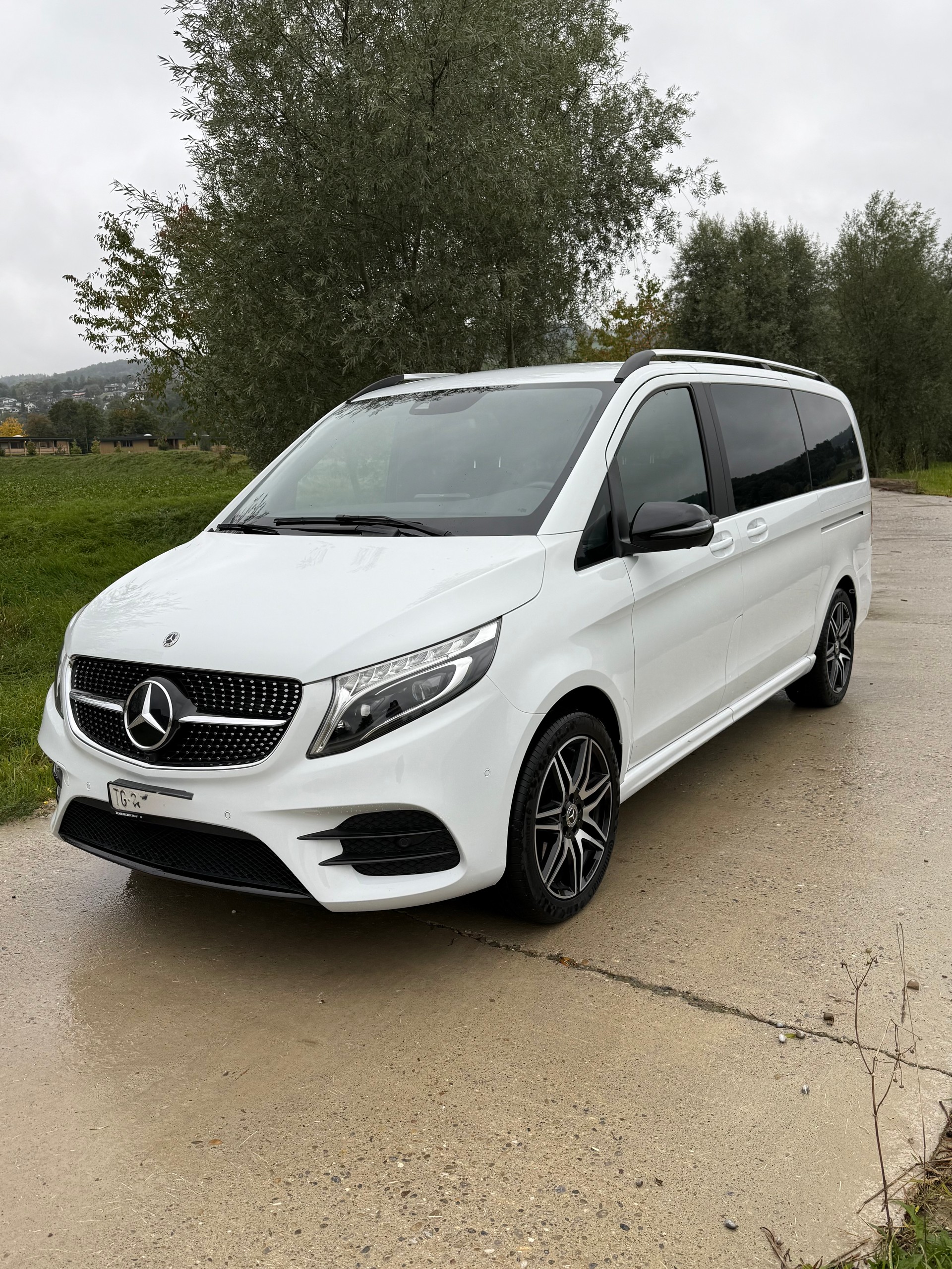 MERCEDES-BENZ V 300 d lang Swiss Edition 4Matic 9G-Tronic