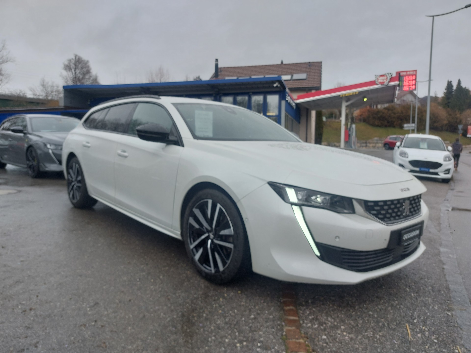 PEUGEOT 508 SW 1.5 Blue HDi Allure EAT8-image-4