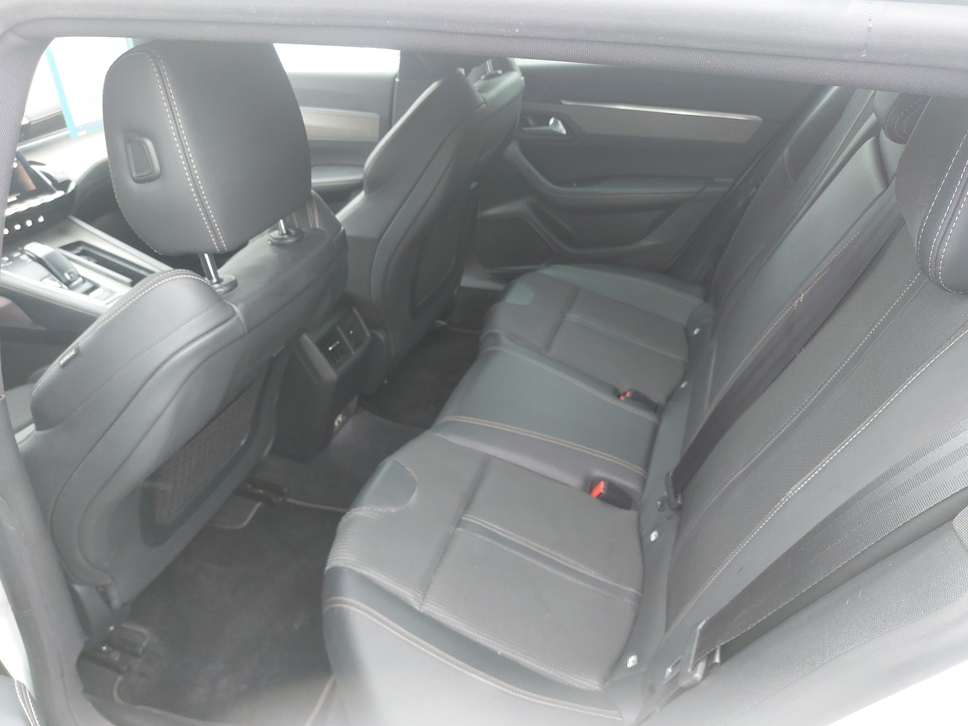 PEUGEOT 508 SW 1.5 Blue HDi Allure EAT8-image-9