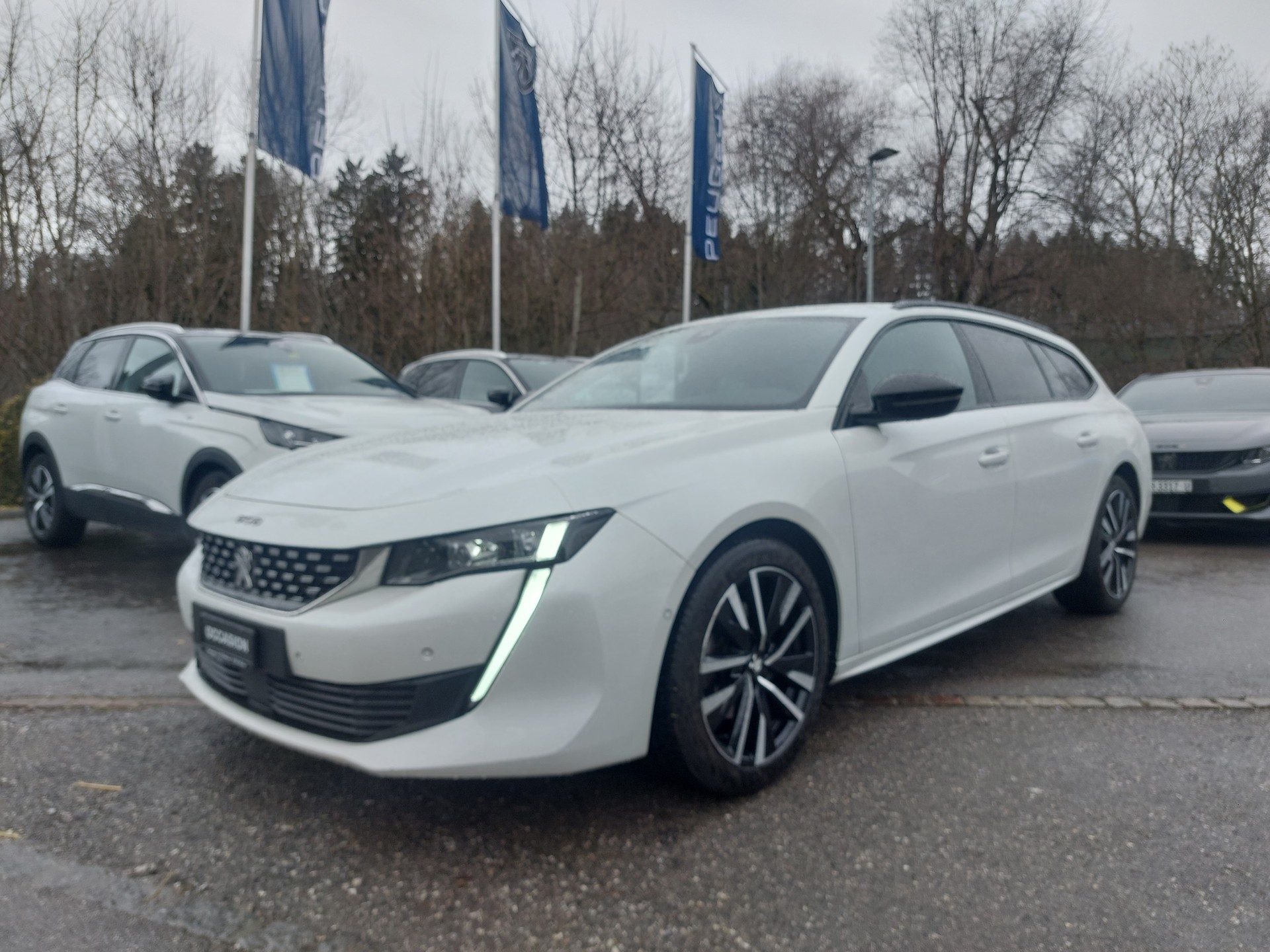 PEUGEOT 508 SW 1.5 Blue HDi Allure EAT8-image-2