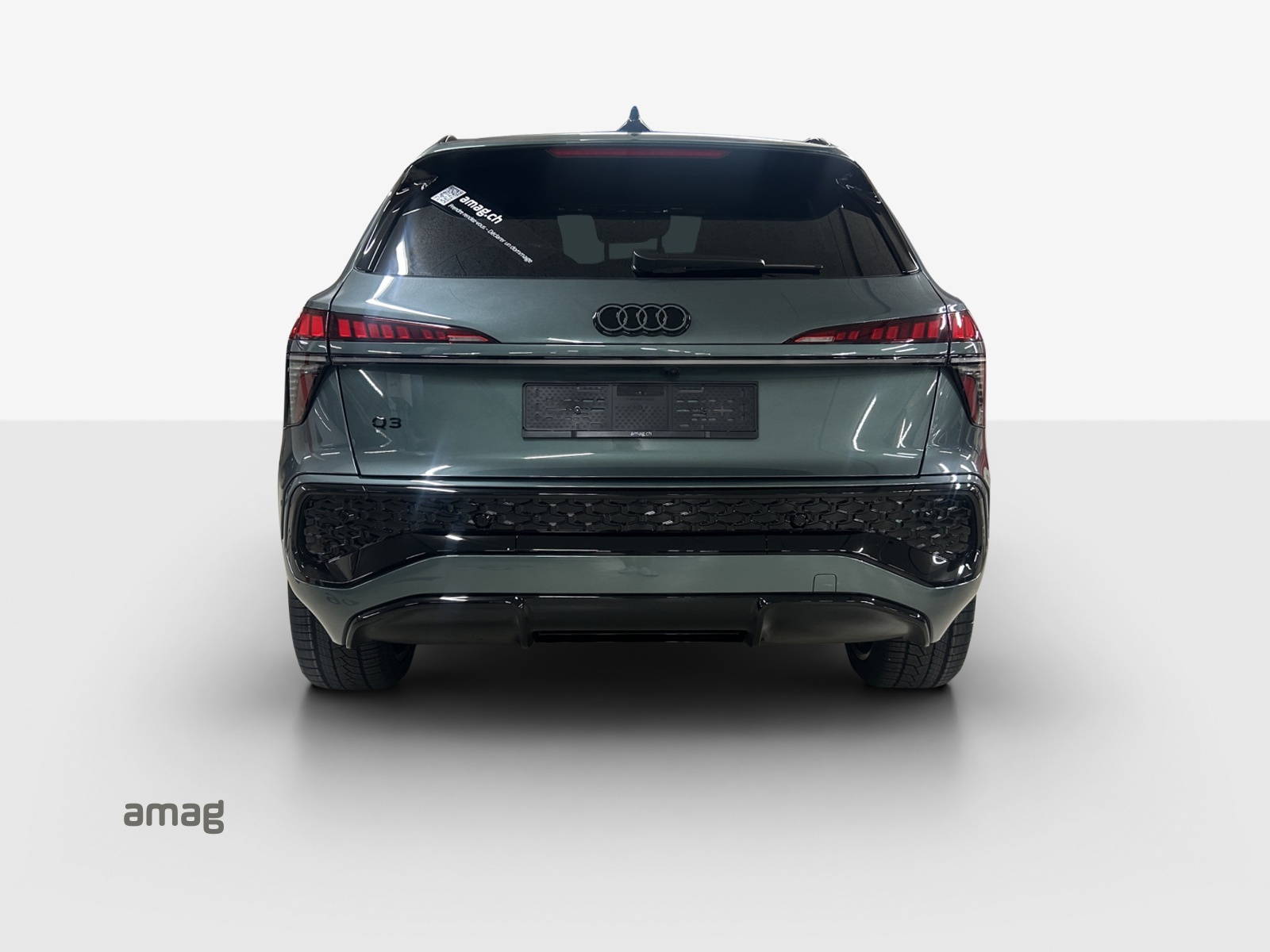 AUDI Q3 SUV e-hybrid 200 kW S tronig-image-3
