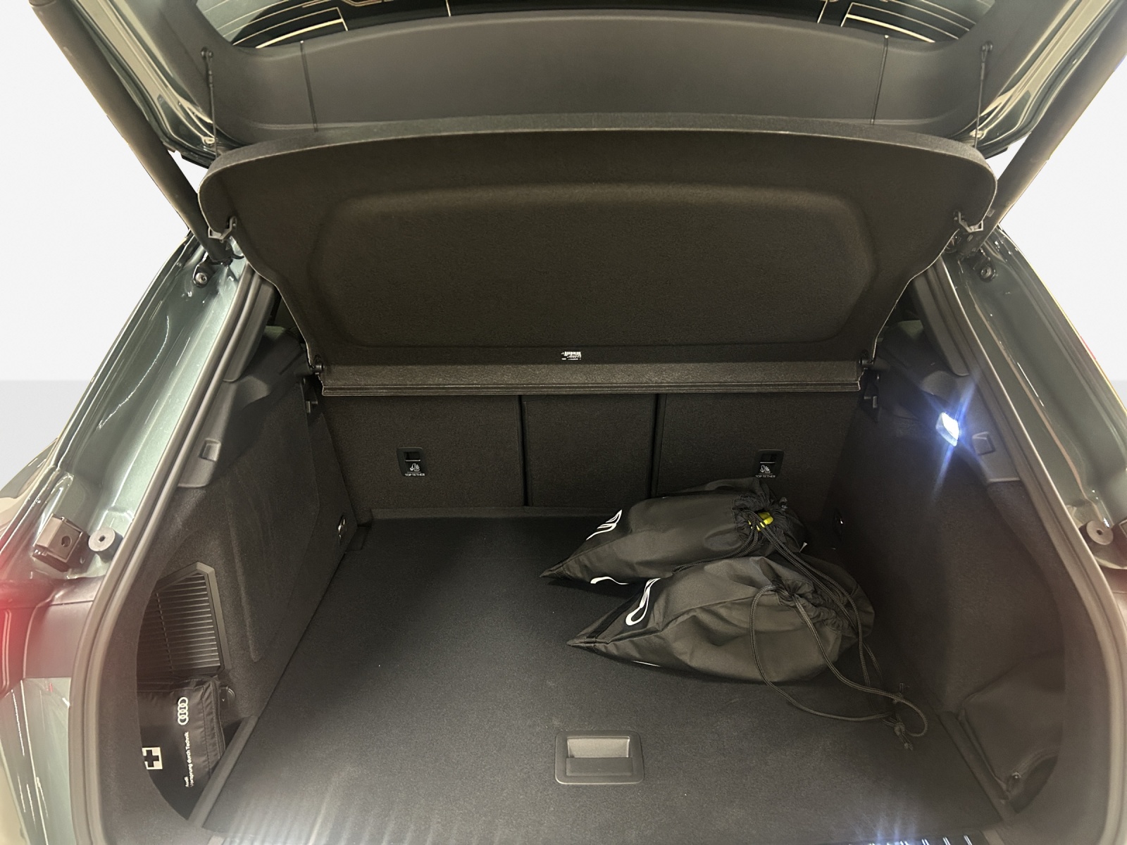 AUDI Q3 SUV e-hybrid 200 kW S tronig-image-12