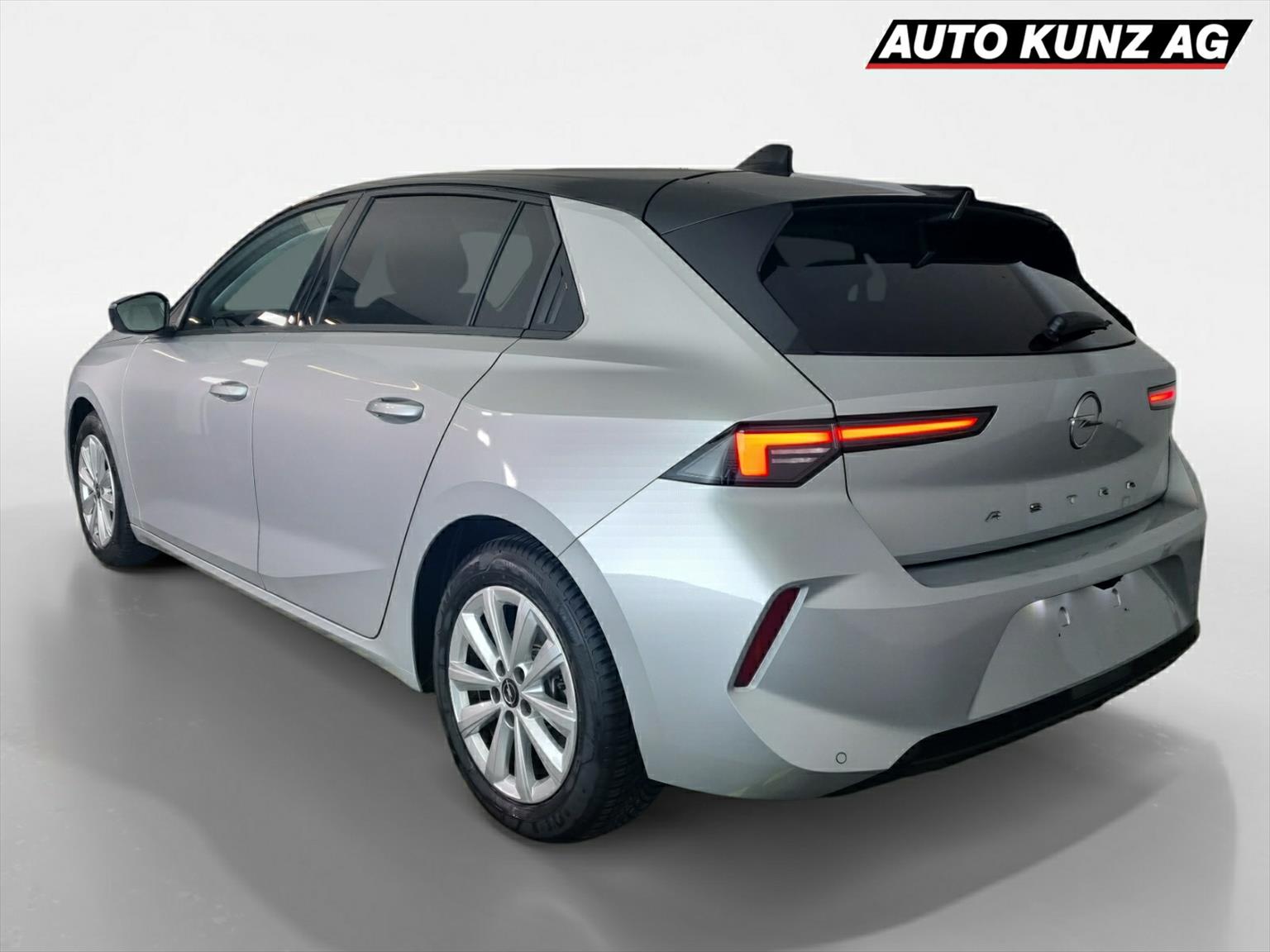 OPEL Astra Elegance 1.2 Turbo *AHK*-image-1