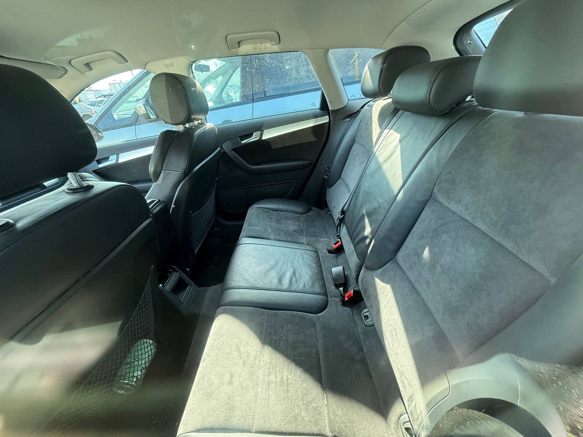 AUDI A3 Sportback 2.0 TFSI Ambition quattro S-tronic-image-4