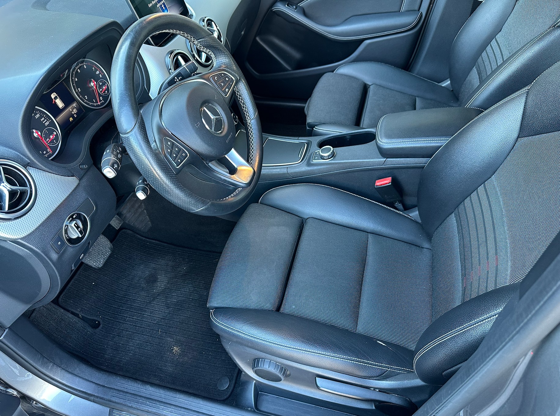 MERCEDES-BENZ B 220 Urban 4Matic 7G-DCT-image-10