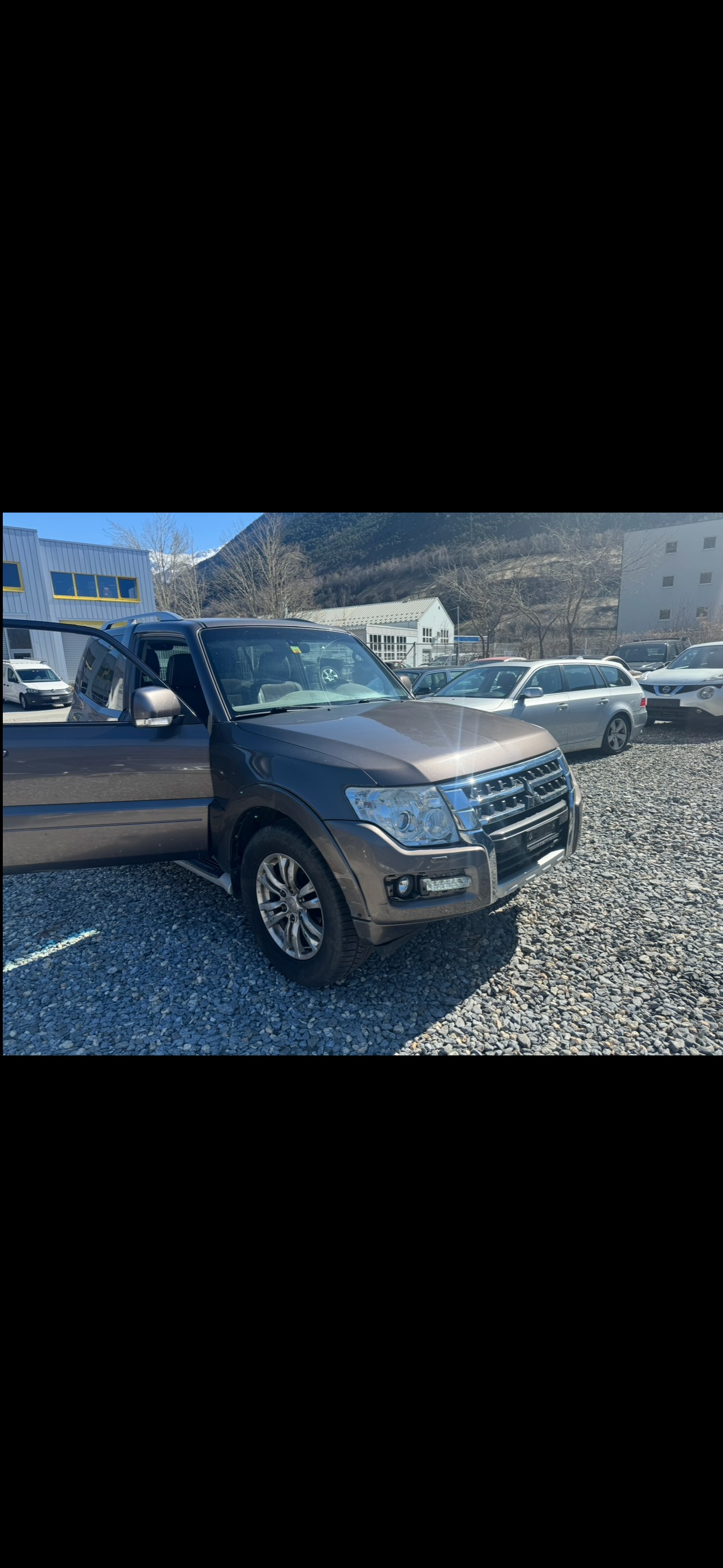 MITSUBISHI Pajero 3.2 DI-D Intense Automatic-image-0