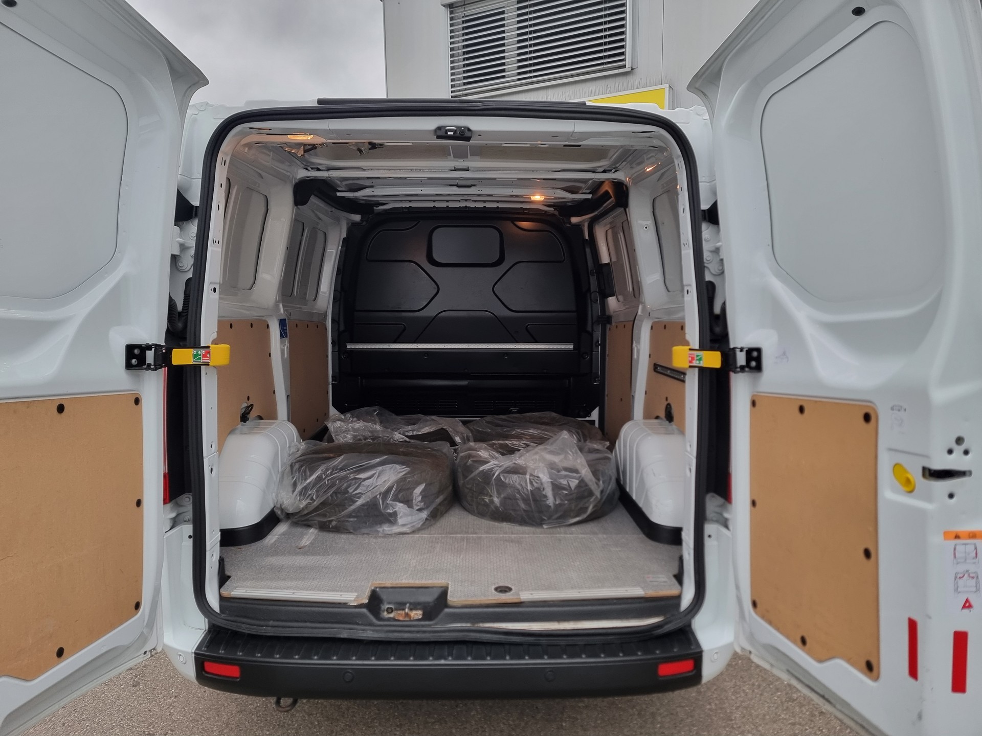 FORD Transit Custom Van 280 L1H1 Trend-image-10