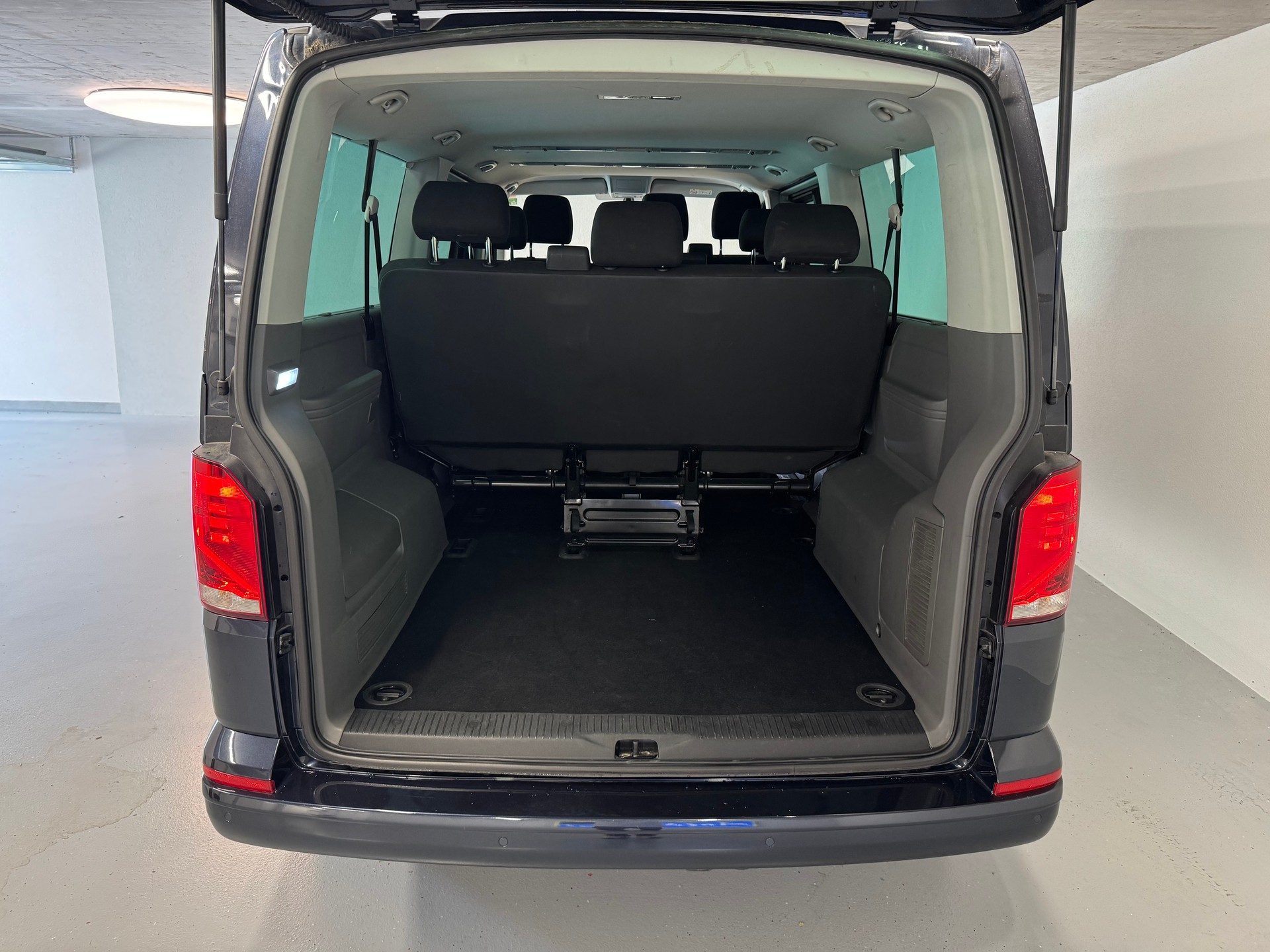 VW T6.1 2.0 TDI 4Motion DSG-image-5