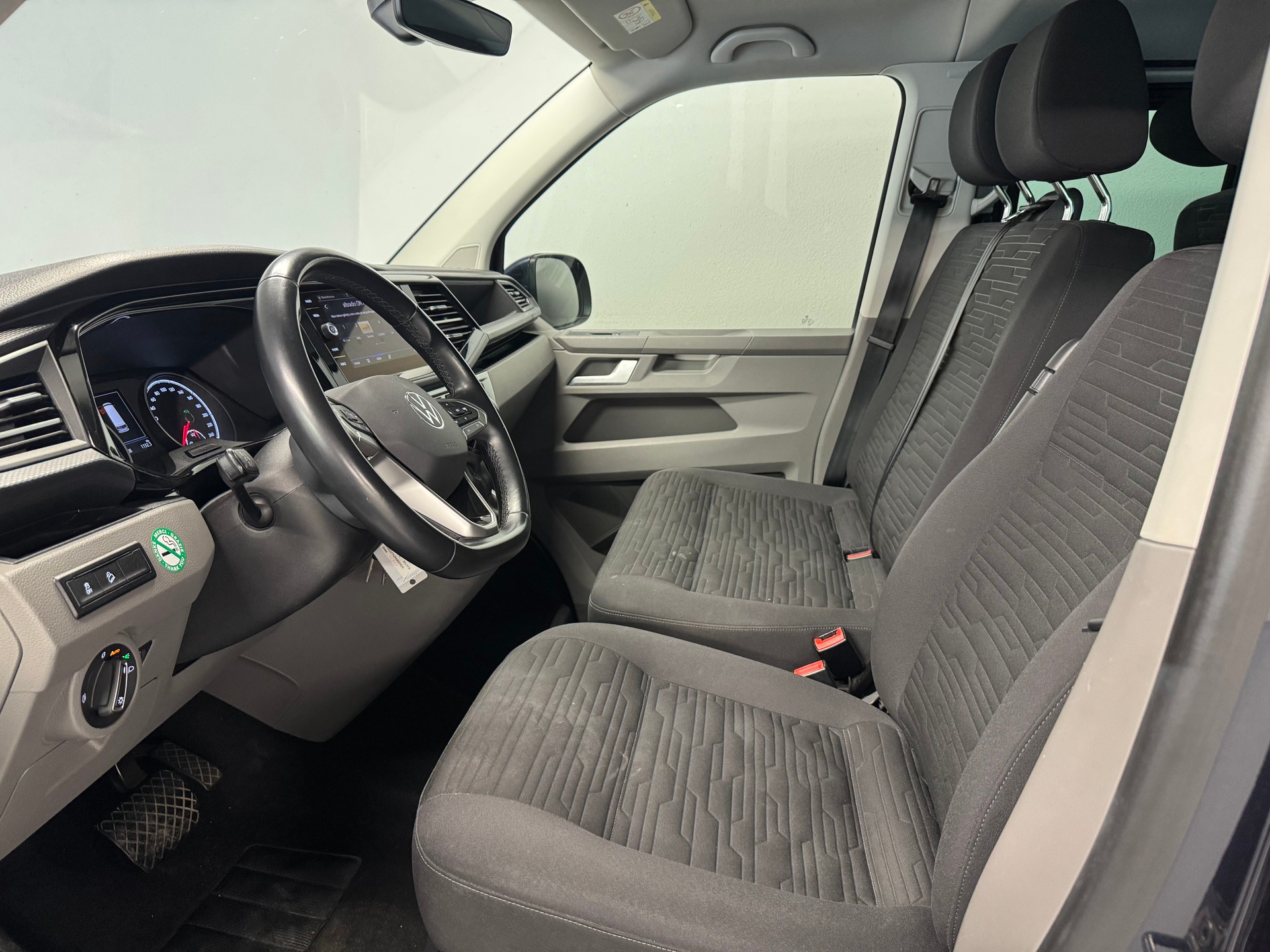 VW T6.1 2.0 TDI 4Motion DSG-image-6