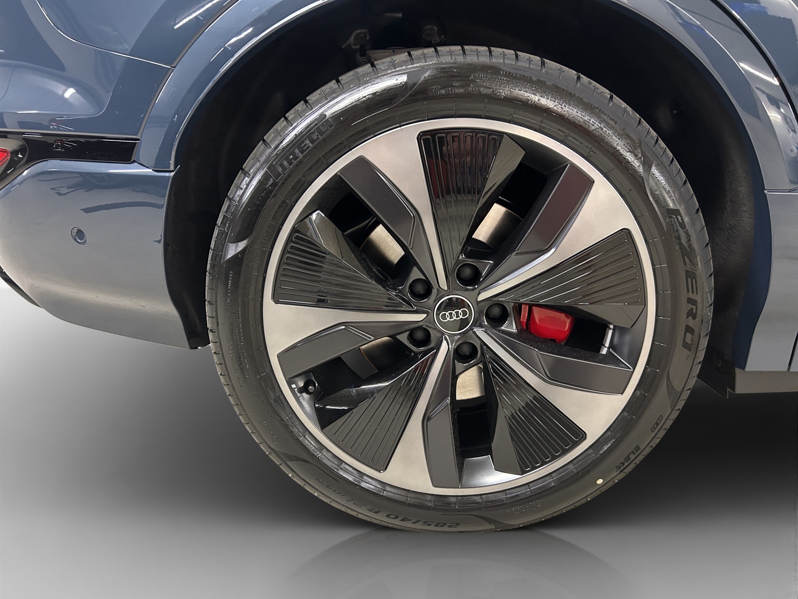 AUDI SQ6 e-tron quattro-image-13