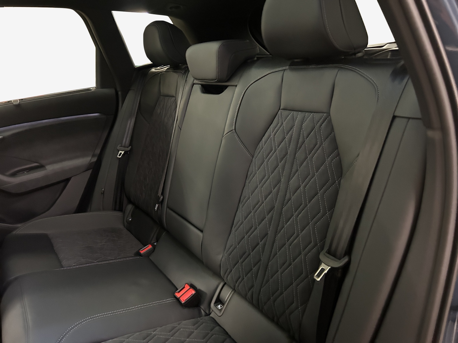 AUDI SQ6 e-tron quattro-image-11