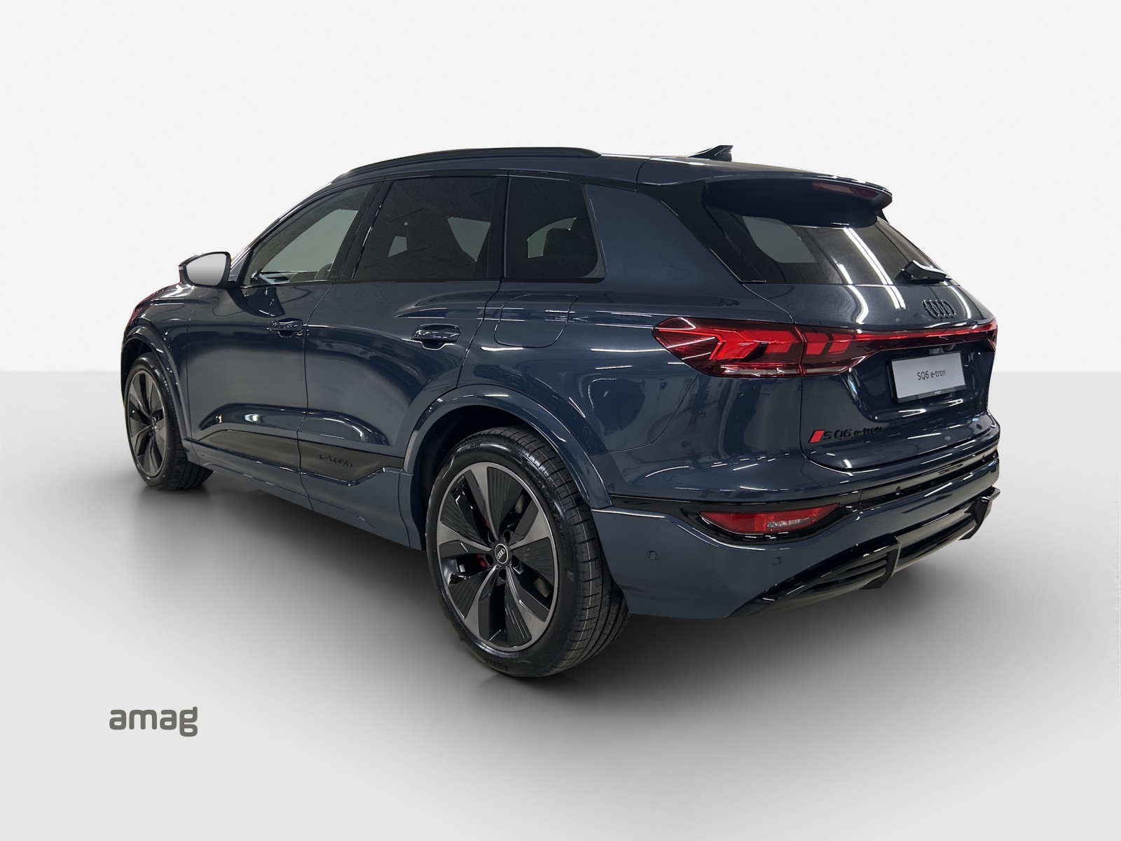 AUDI SQ6 e-tron quattro-showroom-element-2