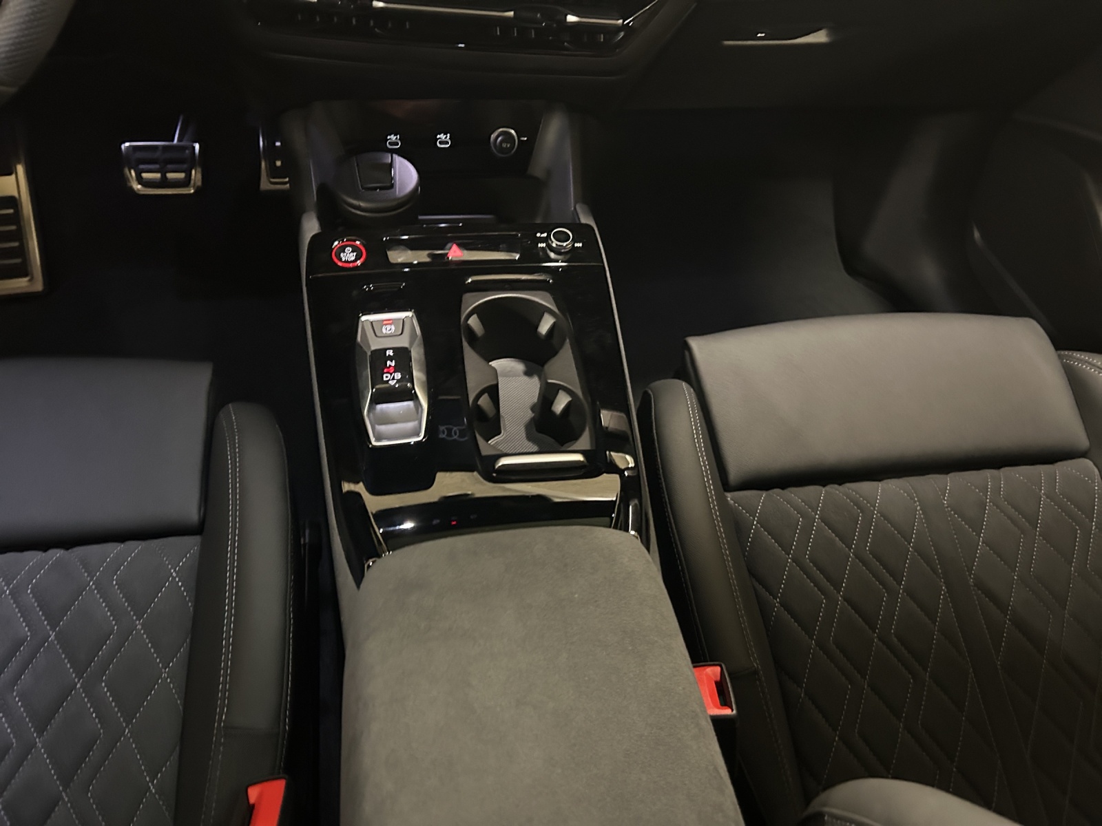 AUDI SQ6 e-tron quattro-image-10