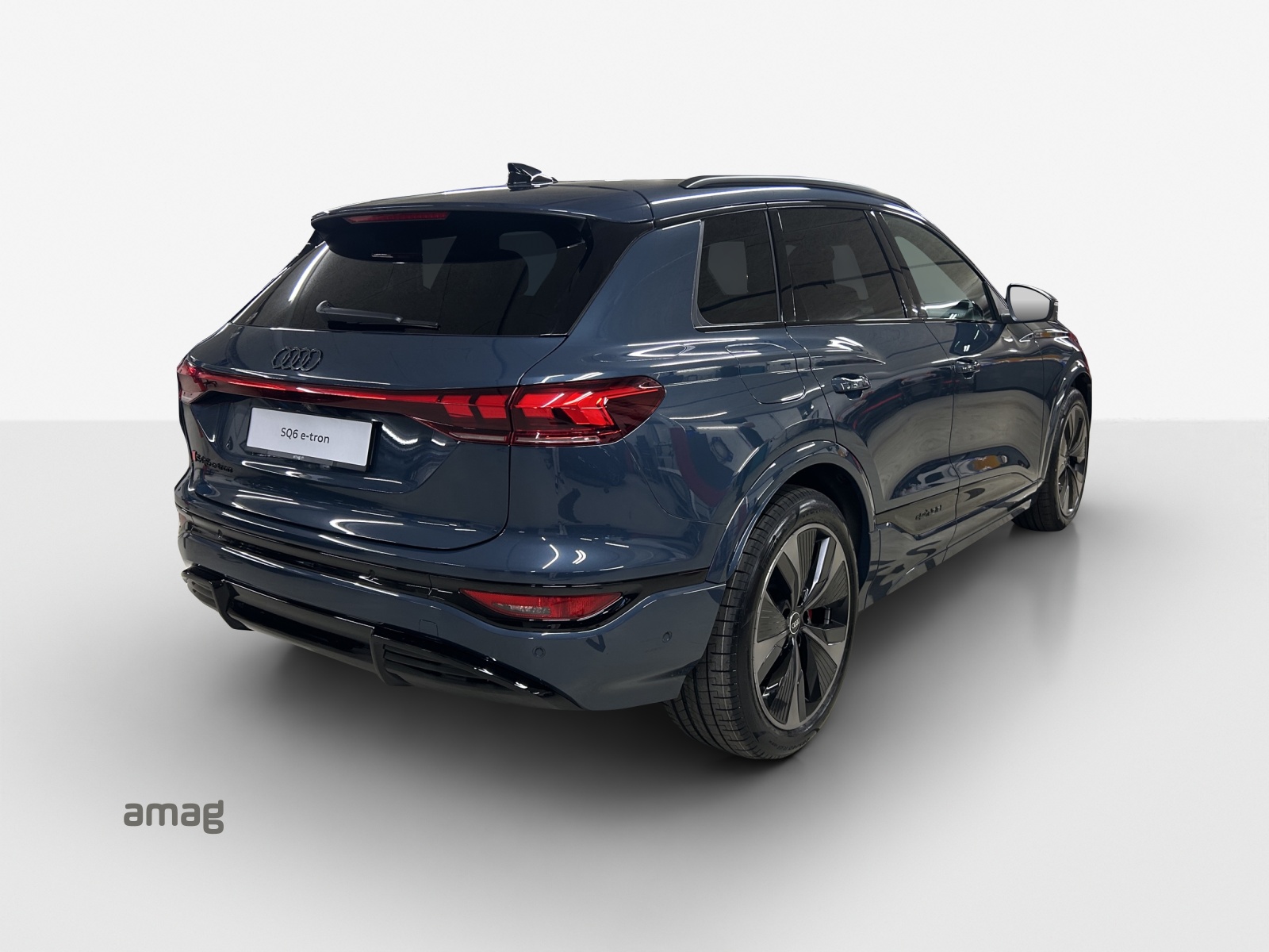 AUDI SQ6 e-tron quattro-image-4