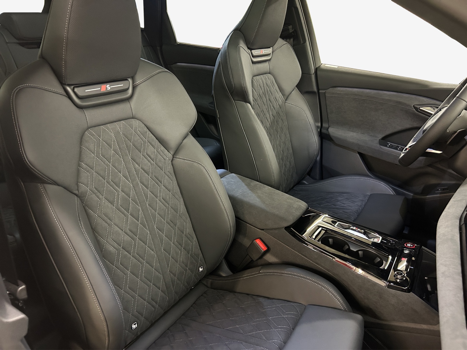 AUDI SQ6 e-tron quattro-image-14