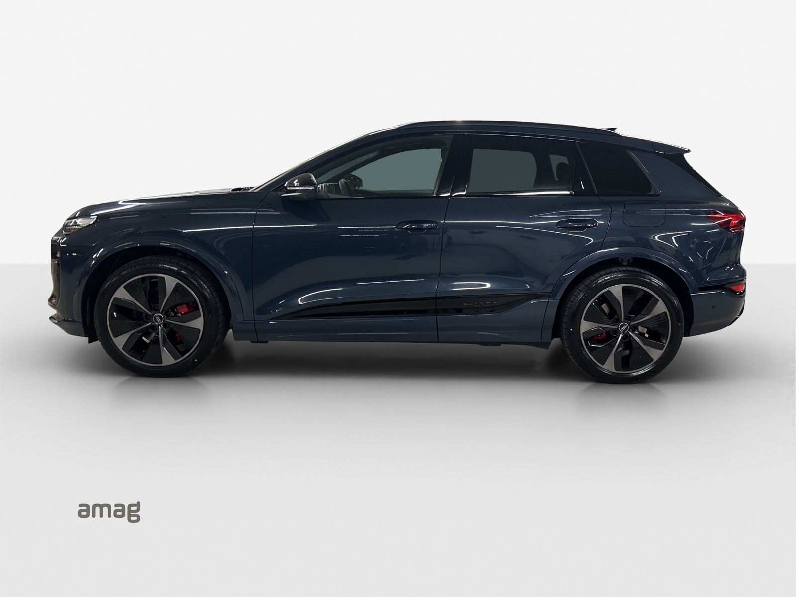 AUDI SQ6 e-tron quattro-showroom-element-1